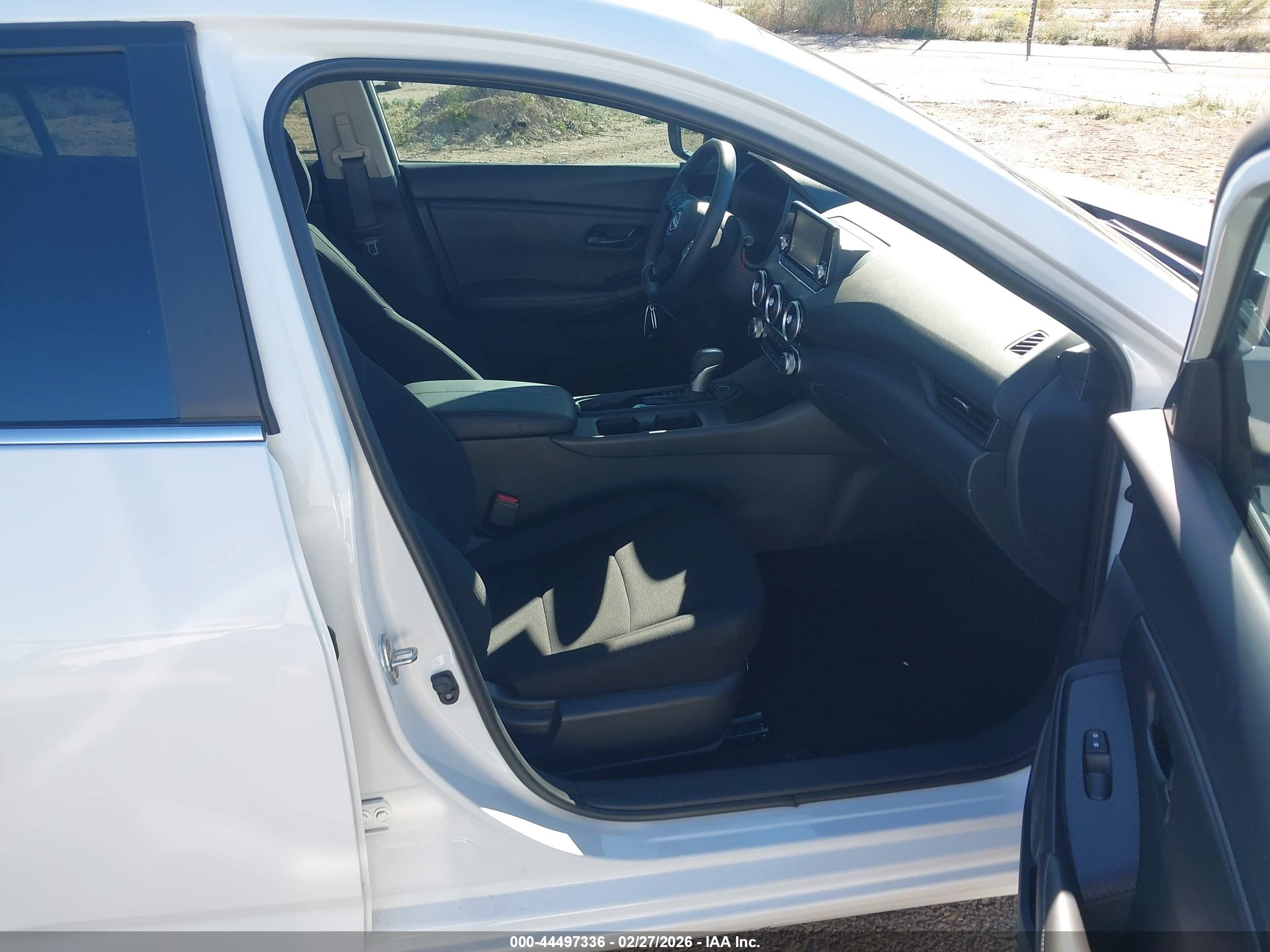 NISSAN SENTRA image 5