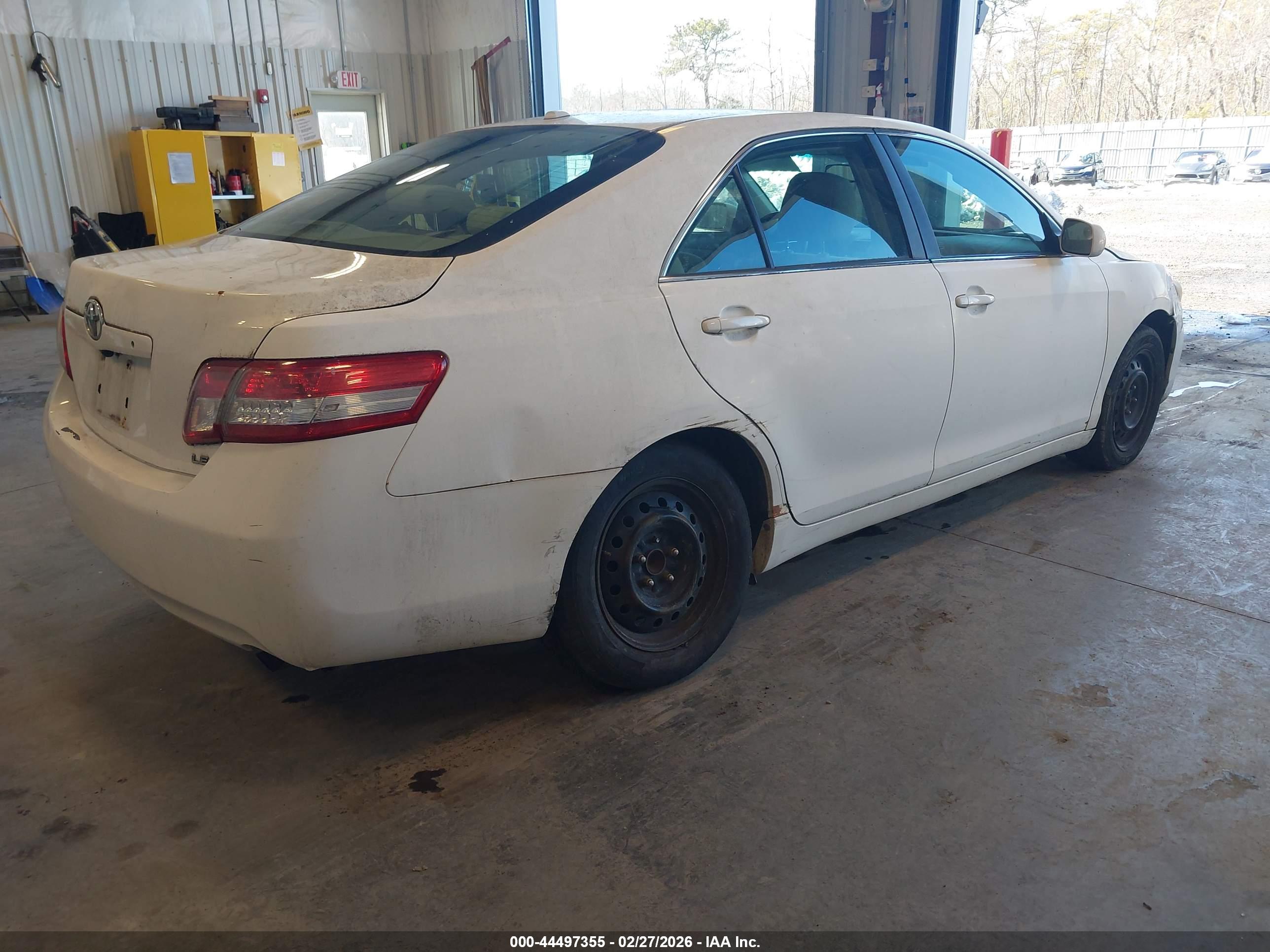 TOYOTA CAMRY image 4