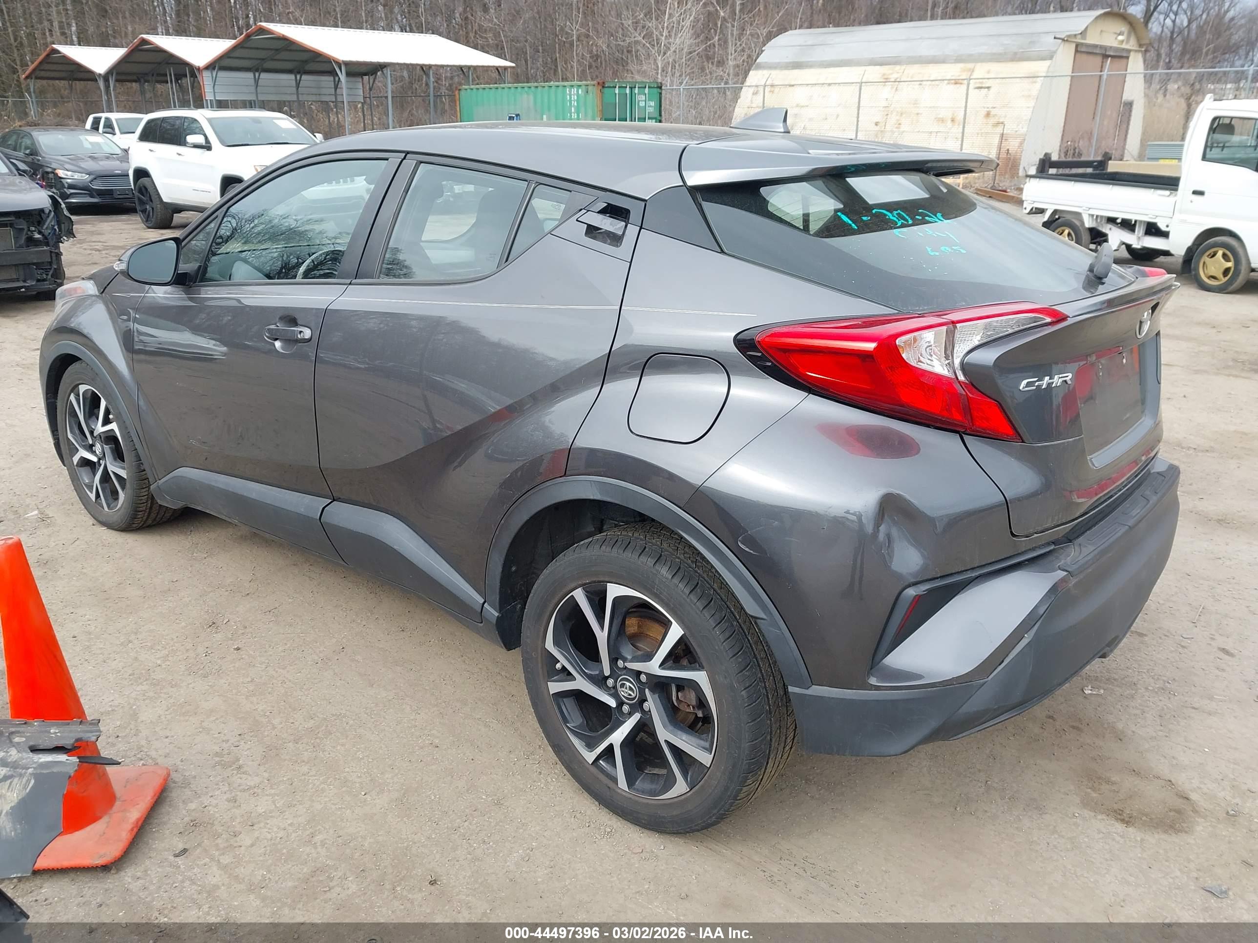 TOYOTA C-HR image 3