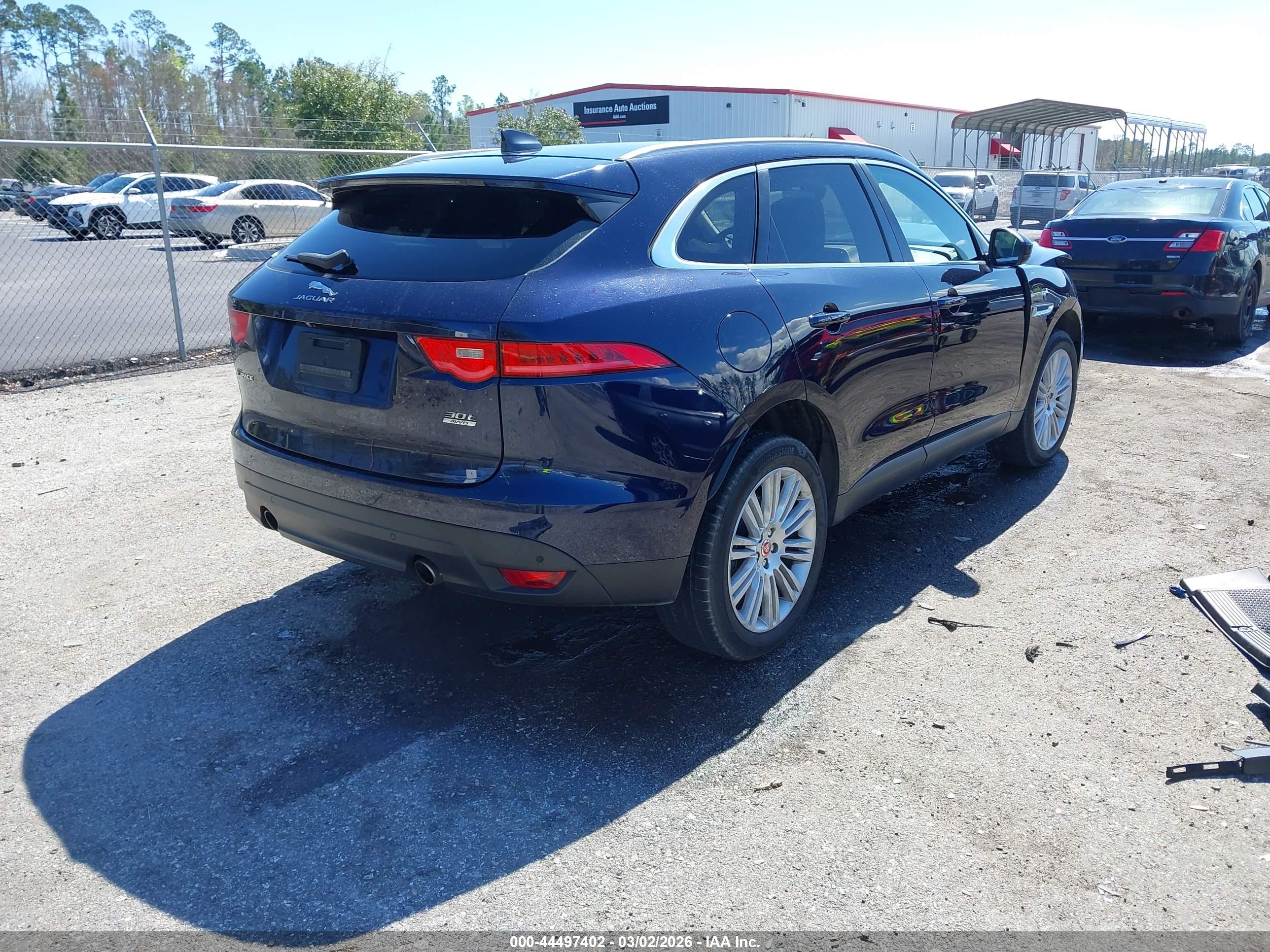 JAGUAR F-PACE image 4