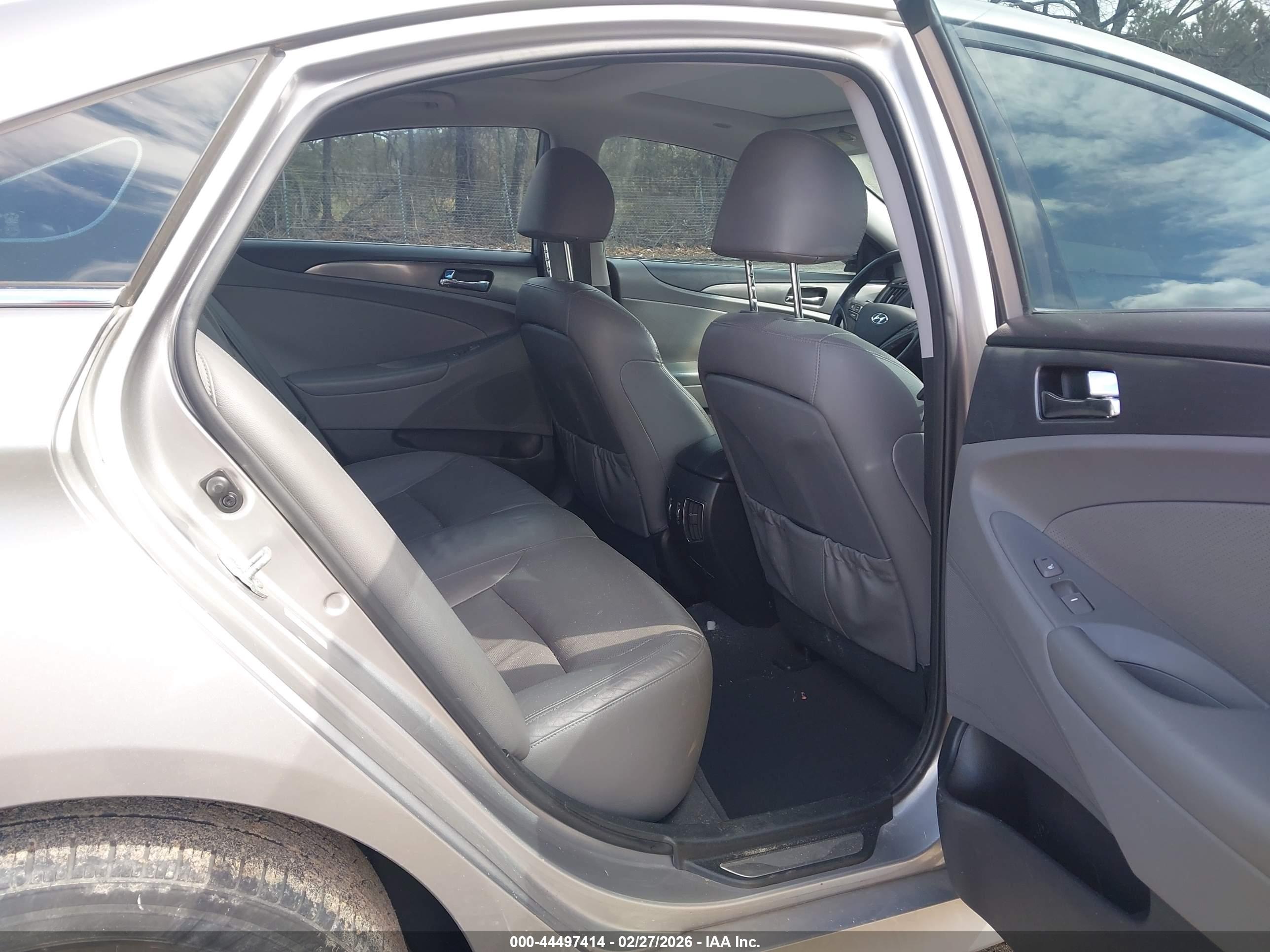 HYUNDAI SONATA image 8