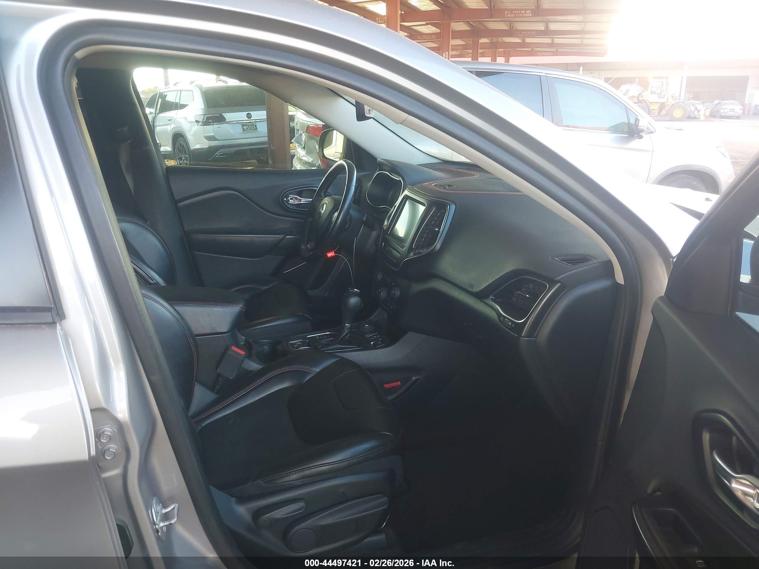 JEEP CHEROKEE image 5