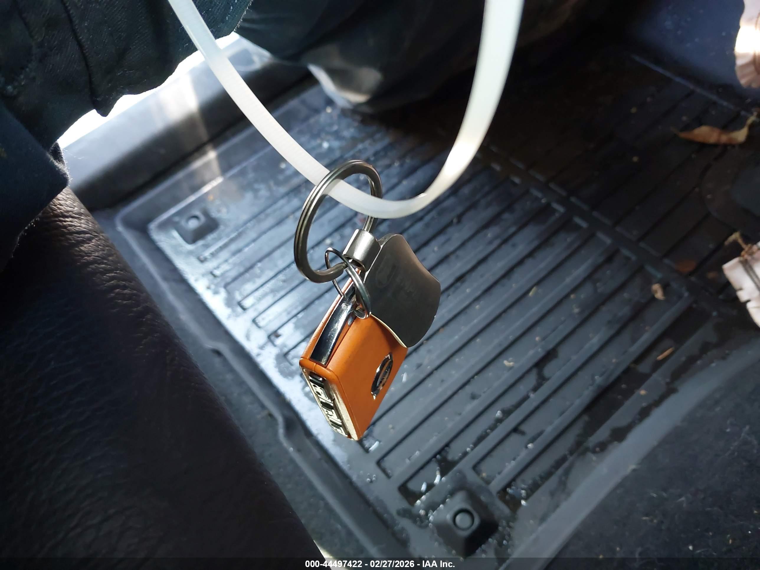 VOLVO XC60 image 11