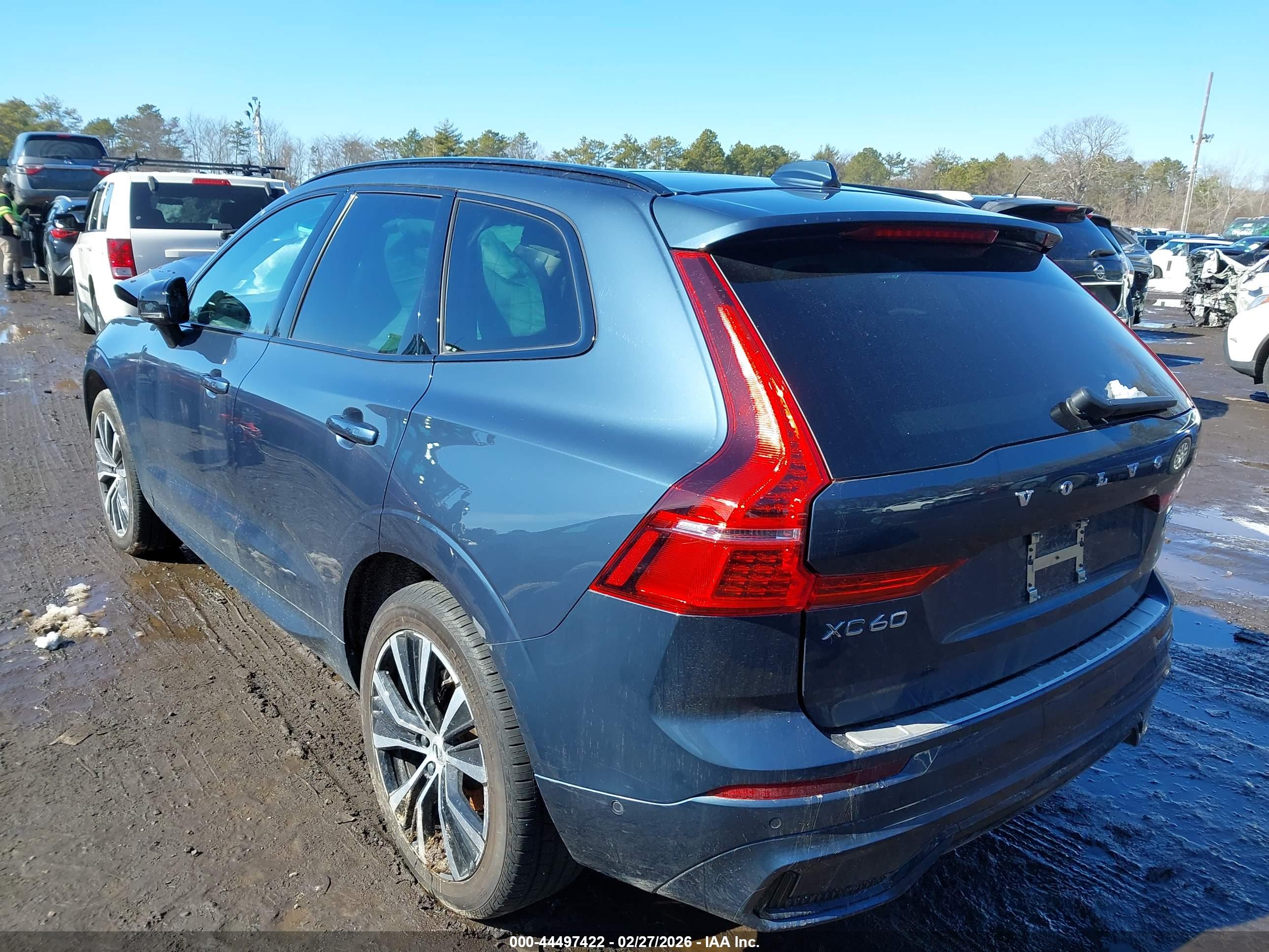 VOLVO XC60 image 3