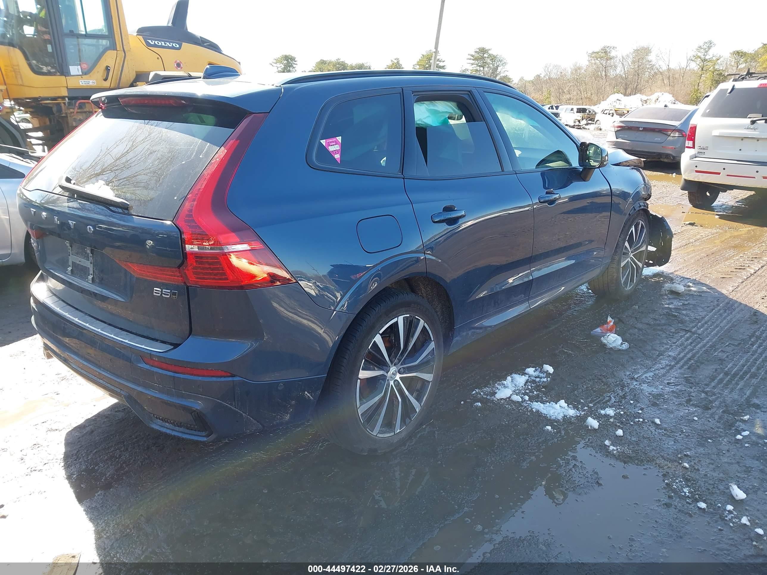VOLVO XC60 image 4