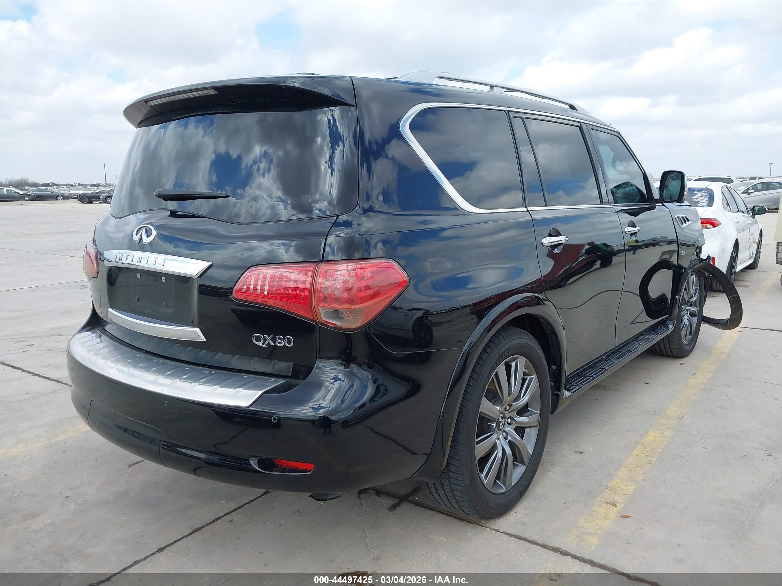 INFINITI QX80 image 4