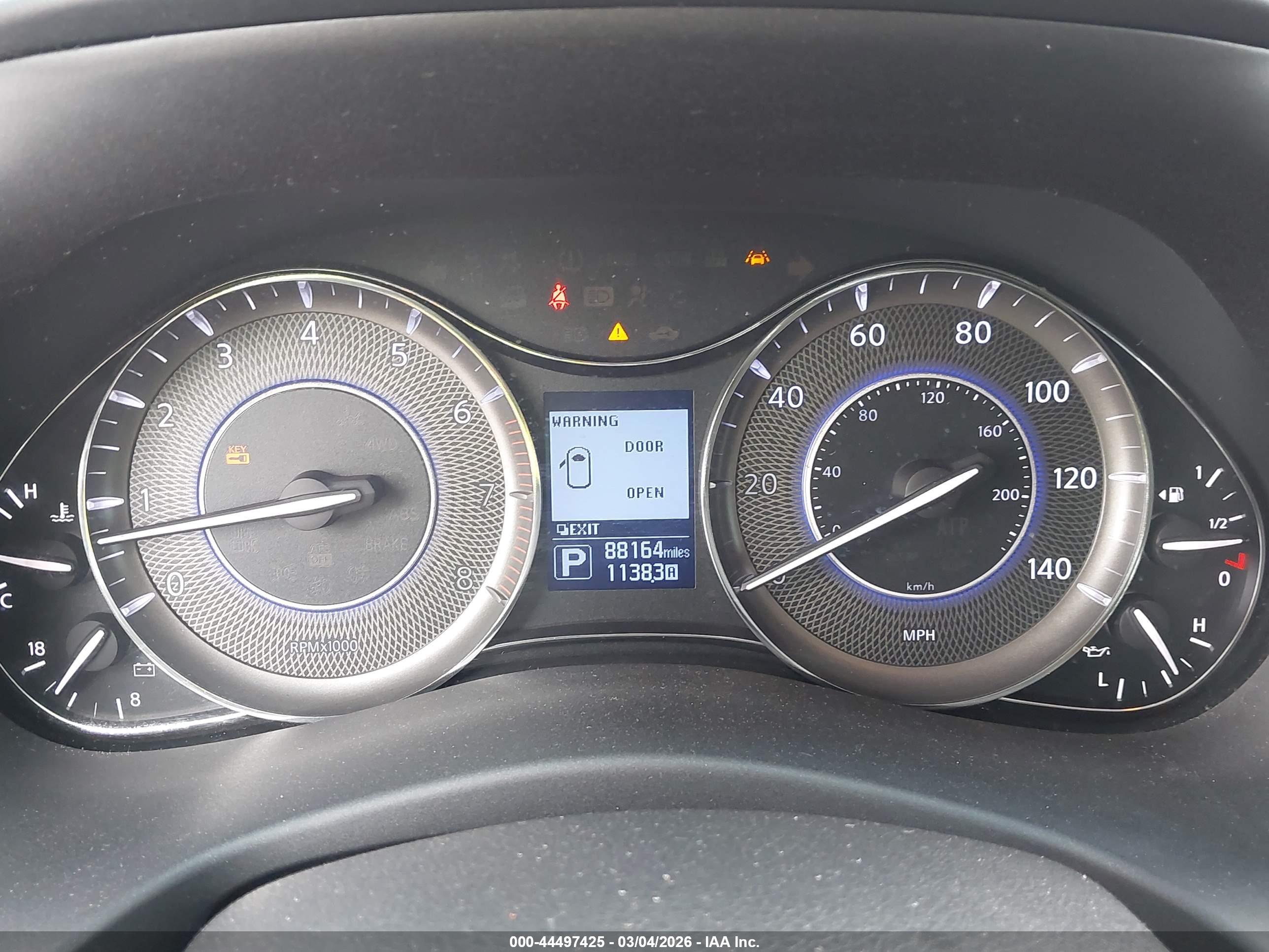 INFINITI QX80 image 7