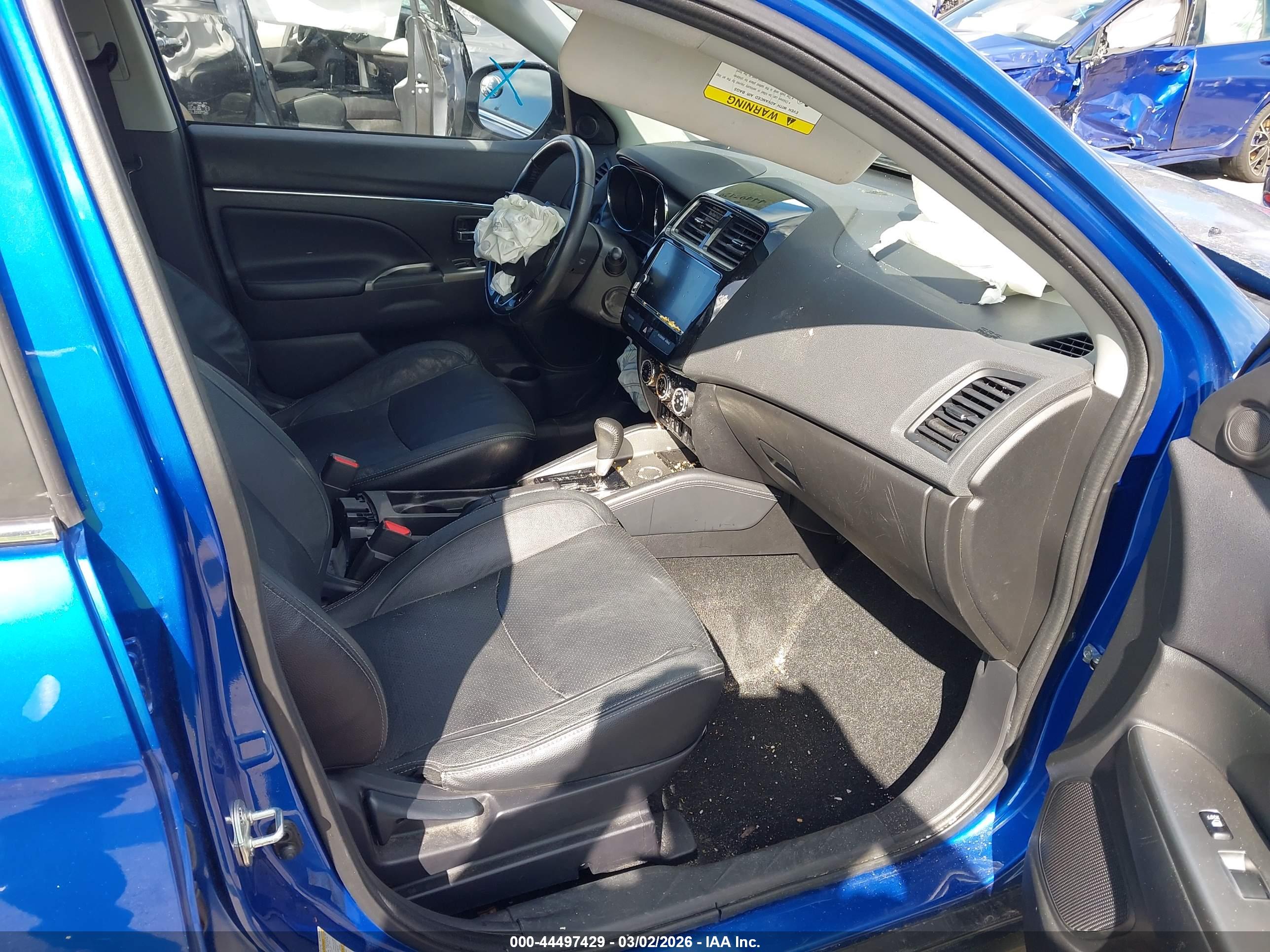 MITSUBISHI OUTLANDER image 5