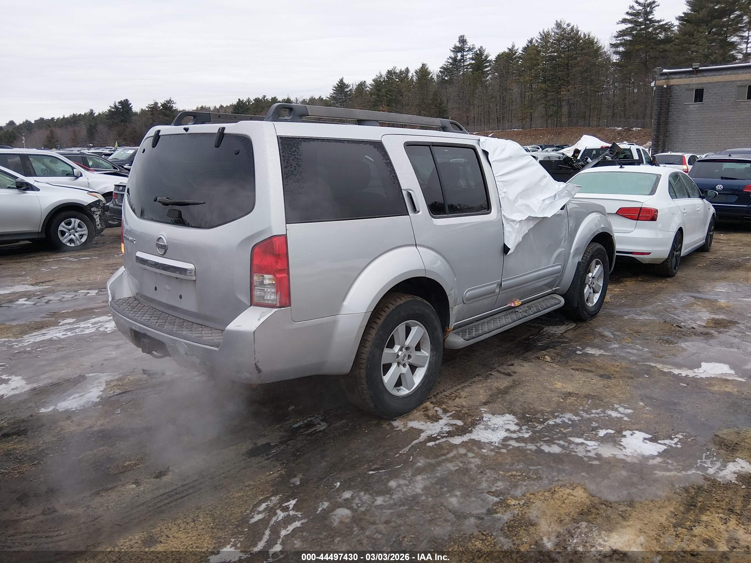 NISSAN PATHFINDER image 4
