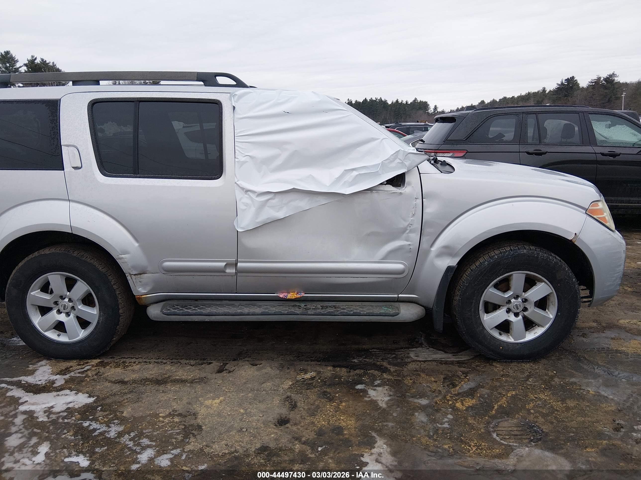 NISSAN PATHFINDER image 6
