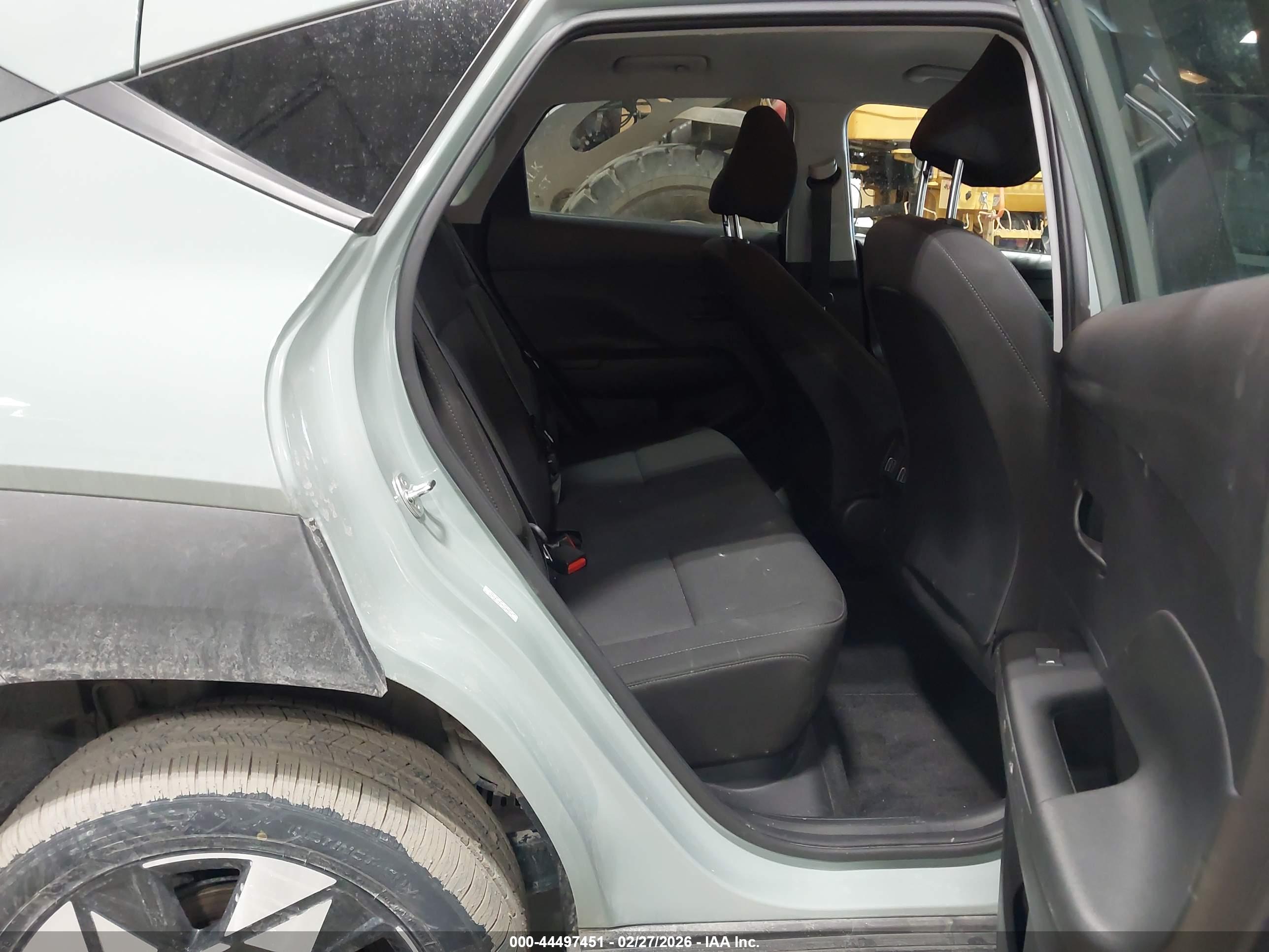 HYUNDAI KONA image 8