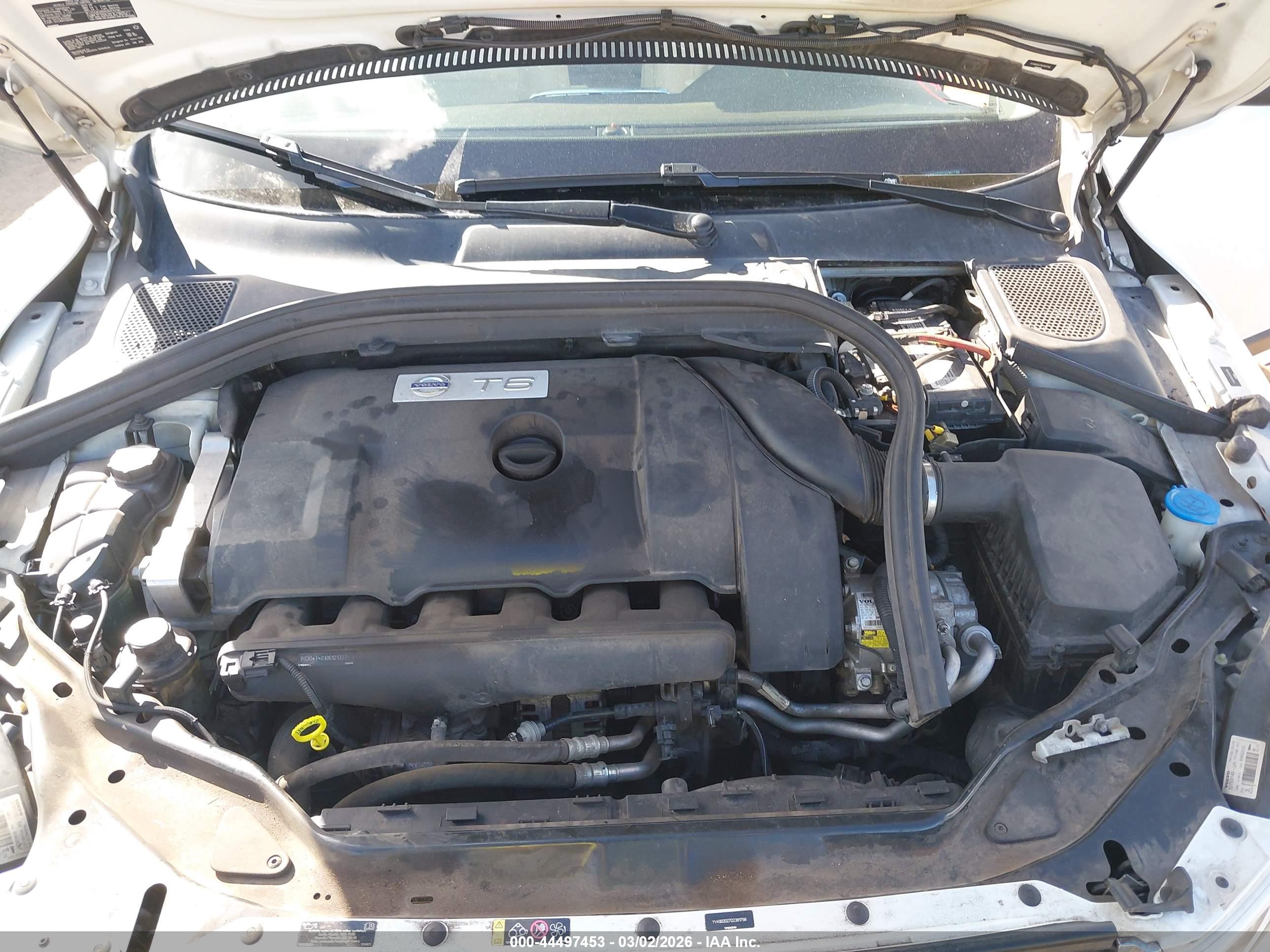 VOLVO XC60 image 10