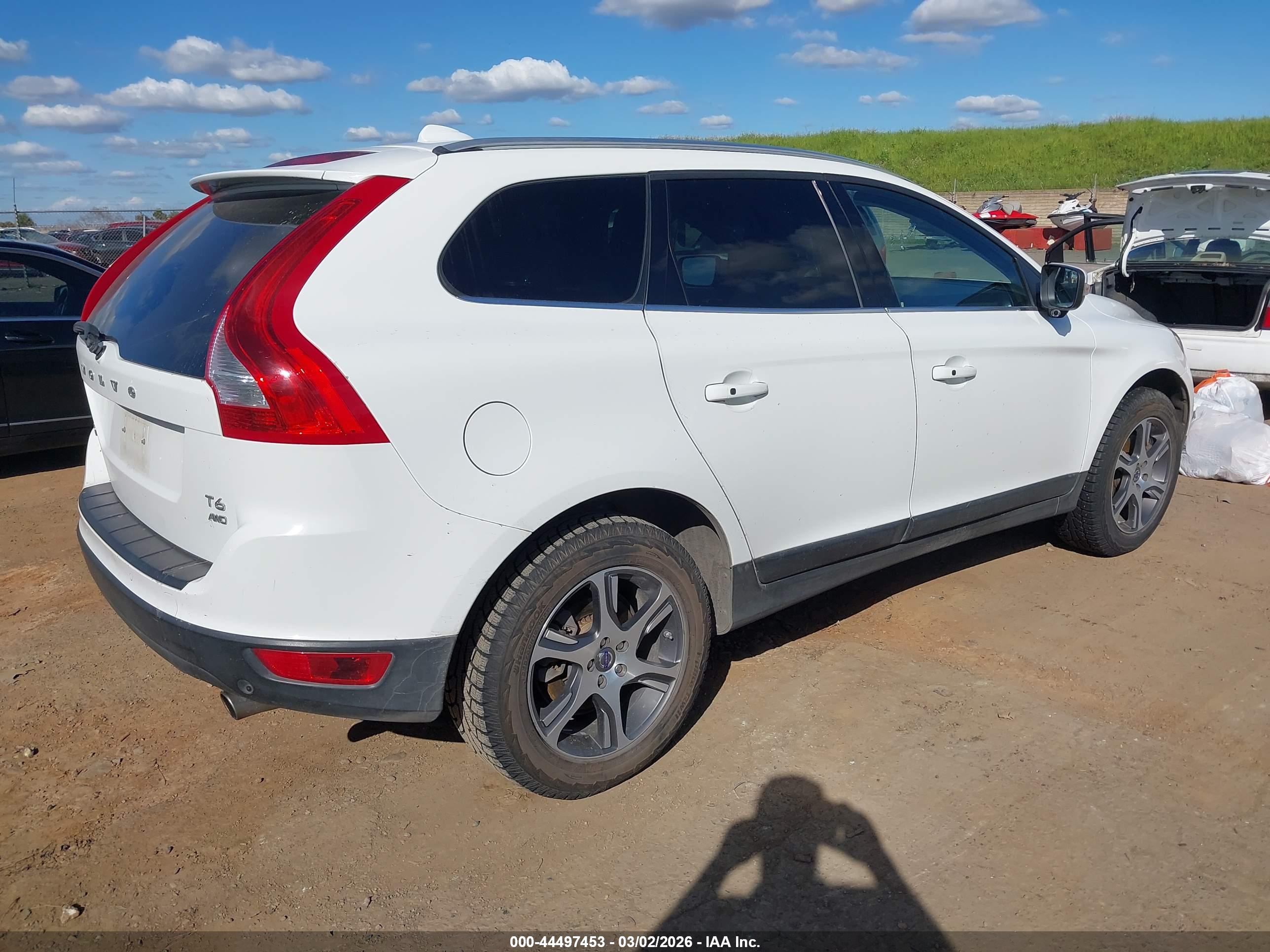 VOLVO XC60 image 4