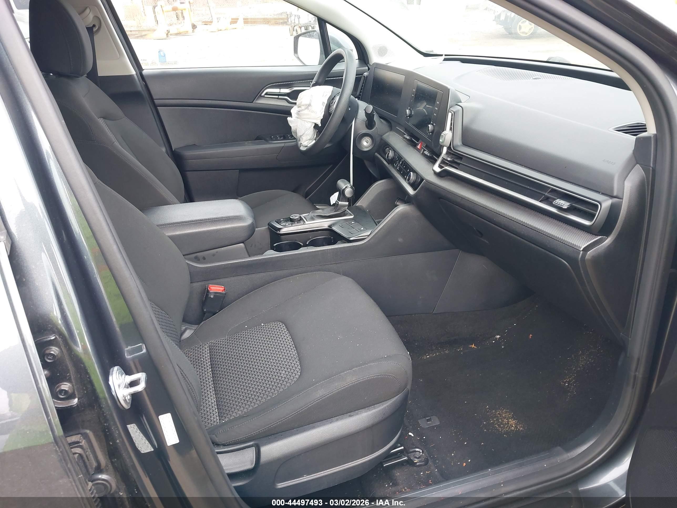 KIA SPORTAGE image 5