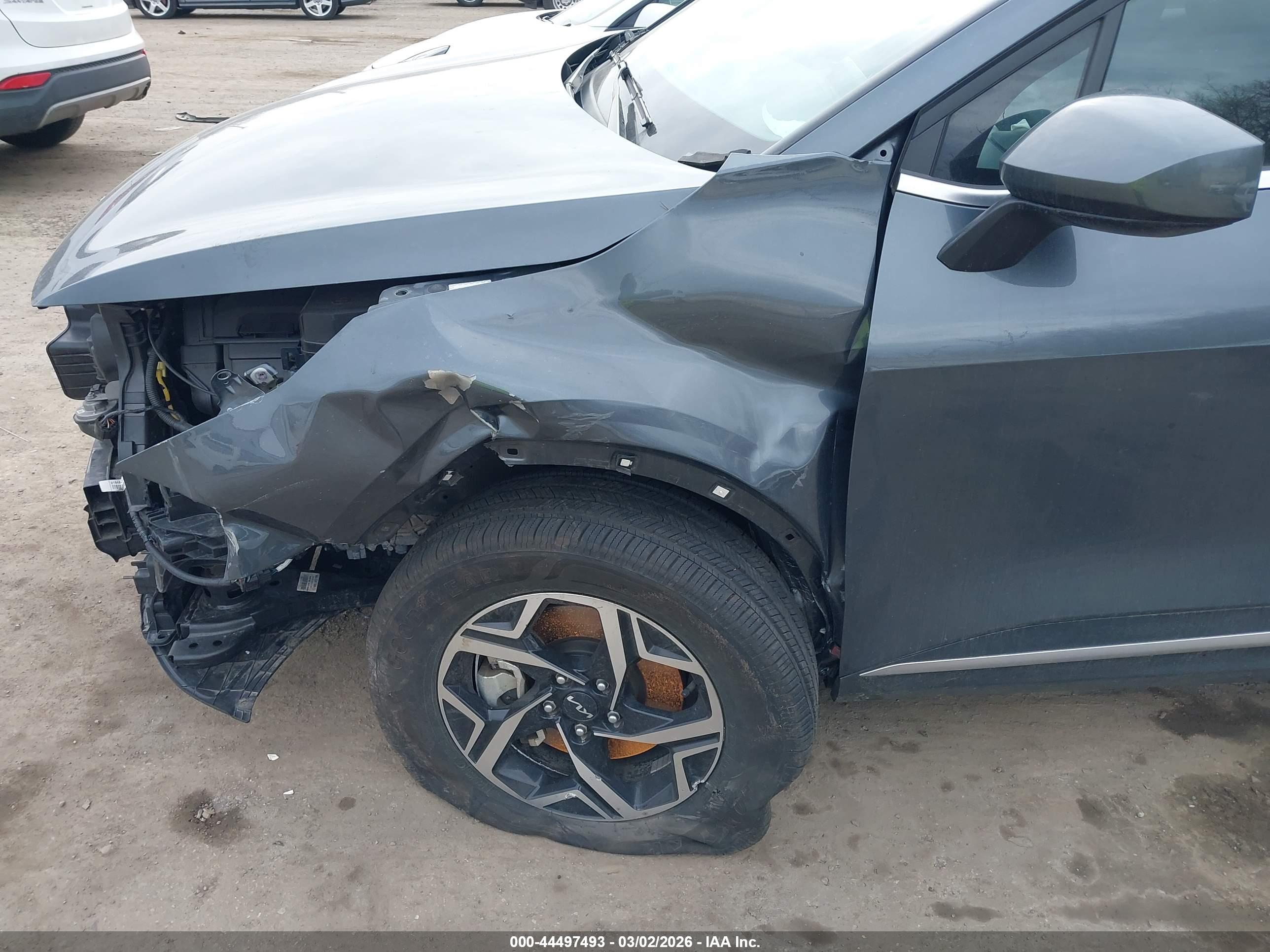 KIA SPORTAGE image 6