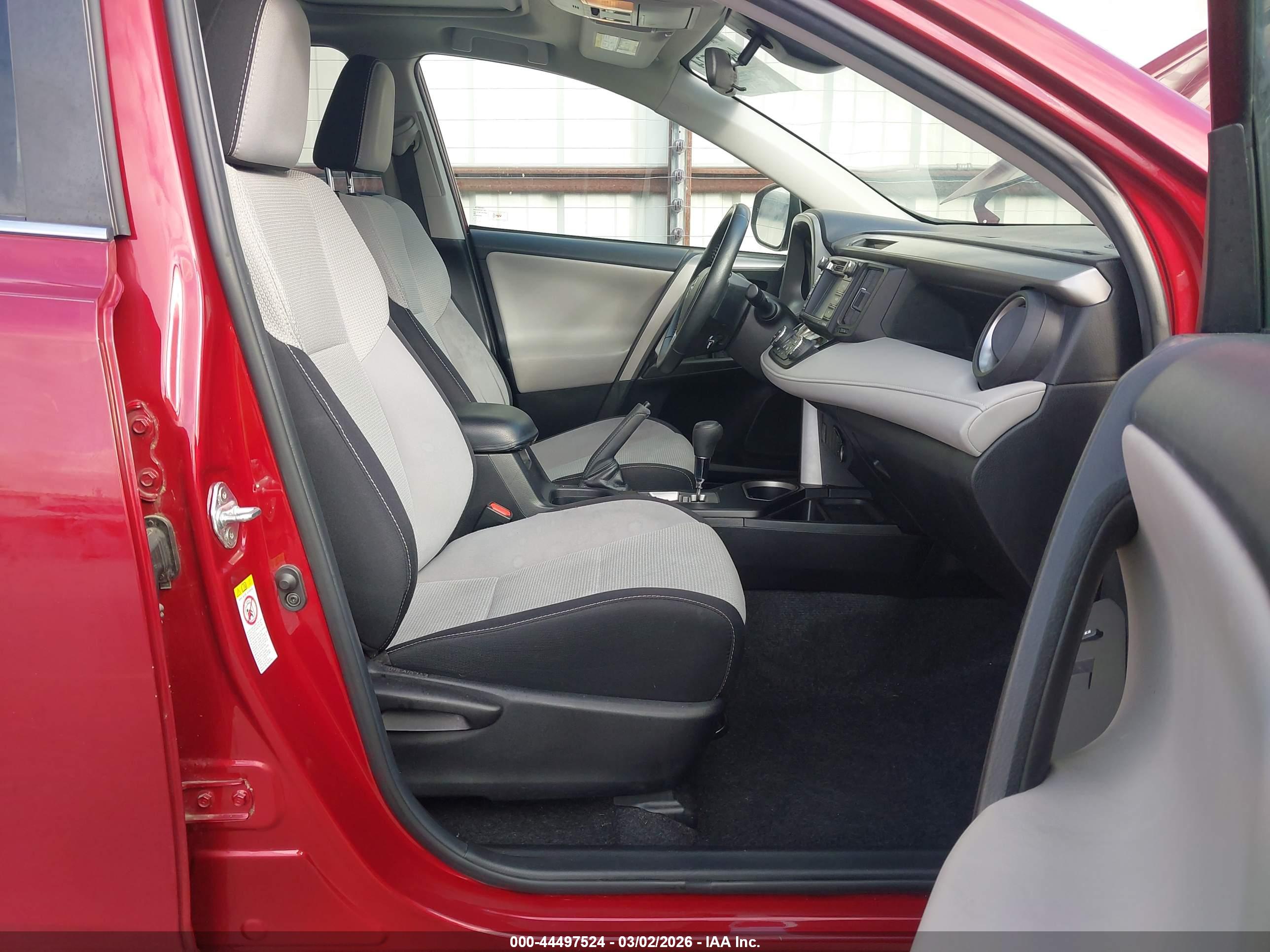 TOYOTA RAV4 image 5