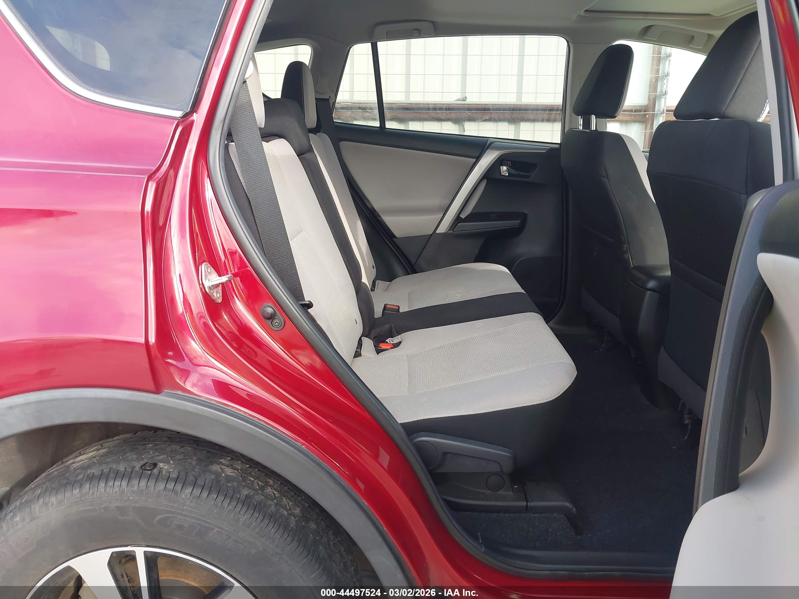 TOYOTA RAV4 image 8