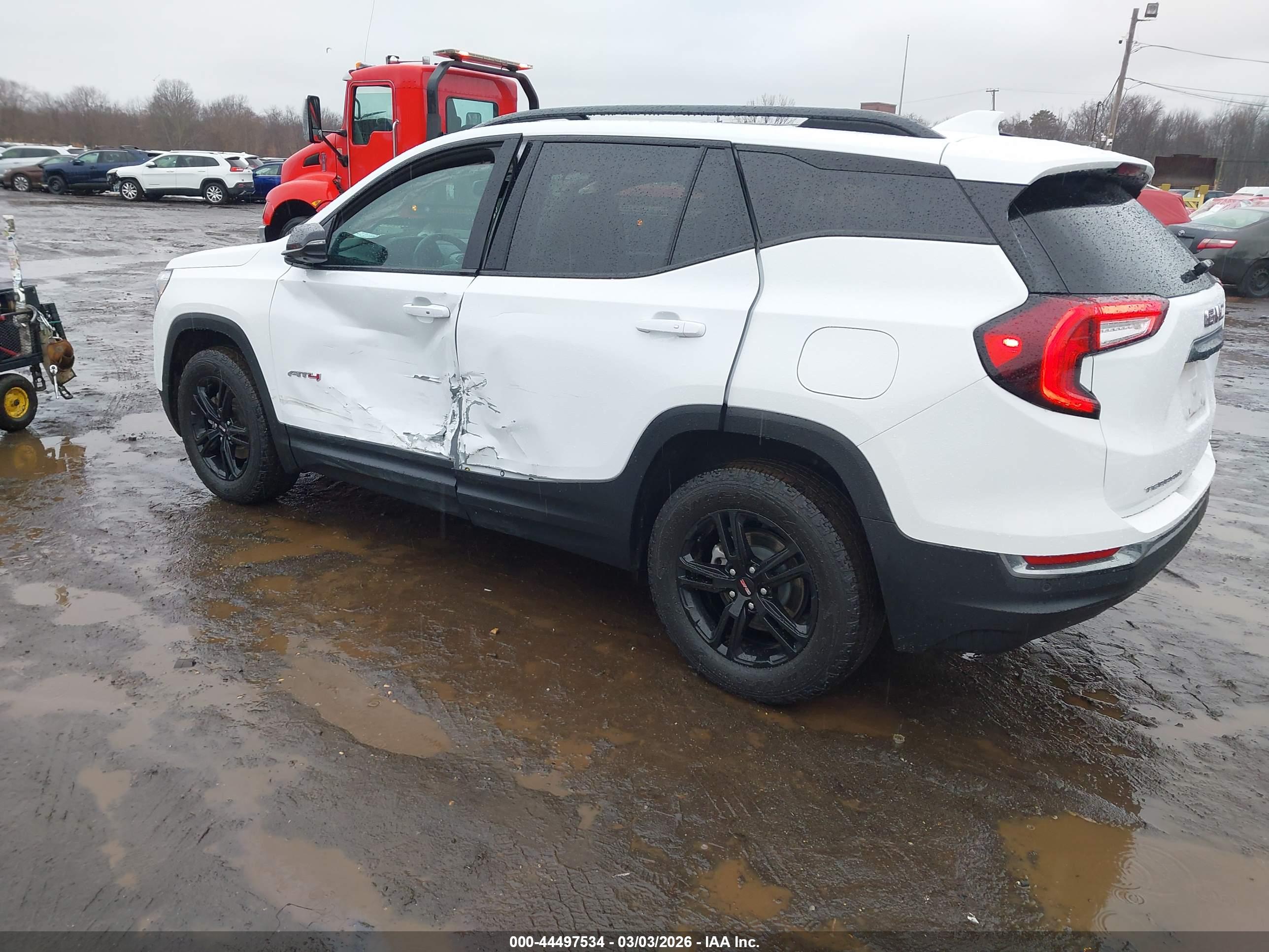 GMC TERRAIN image 3
