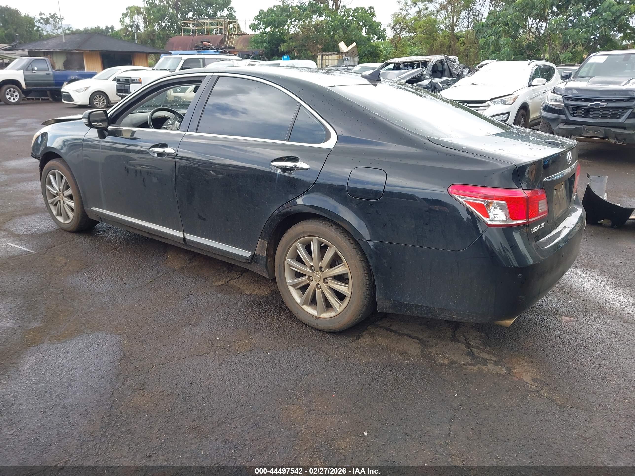 LEXUS ES image 3