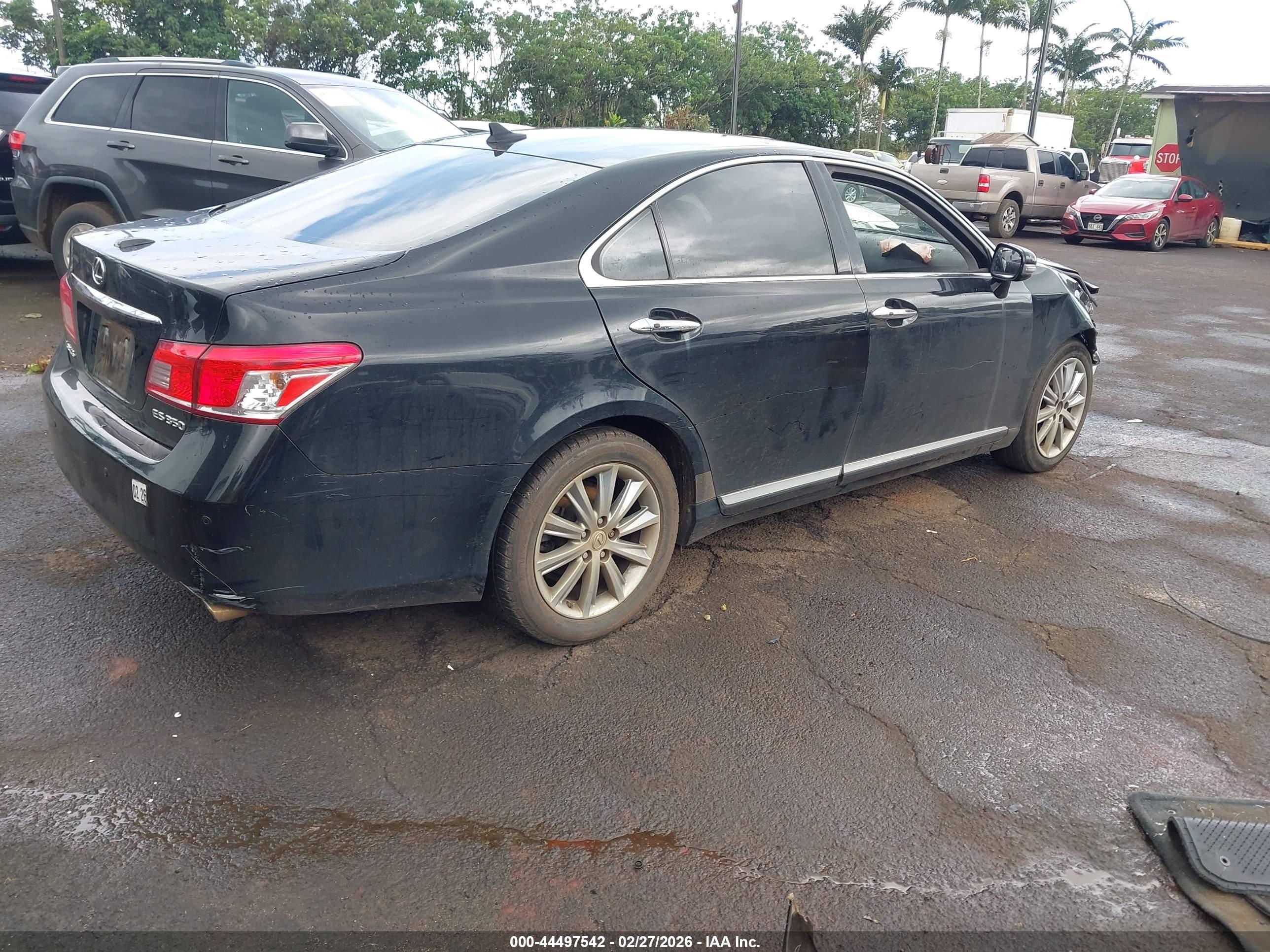 LEXUS ES image 4