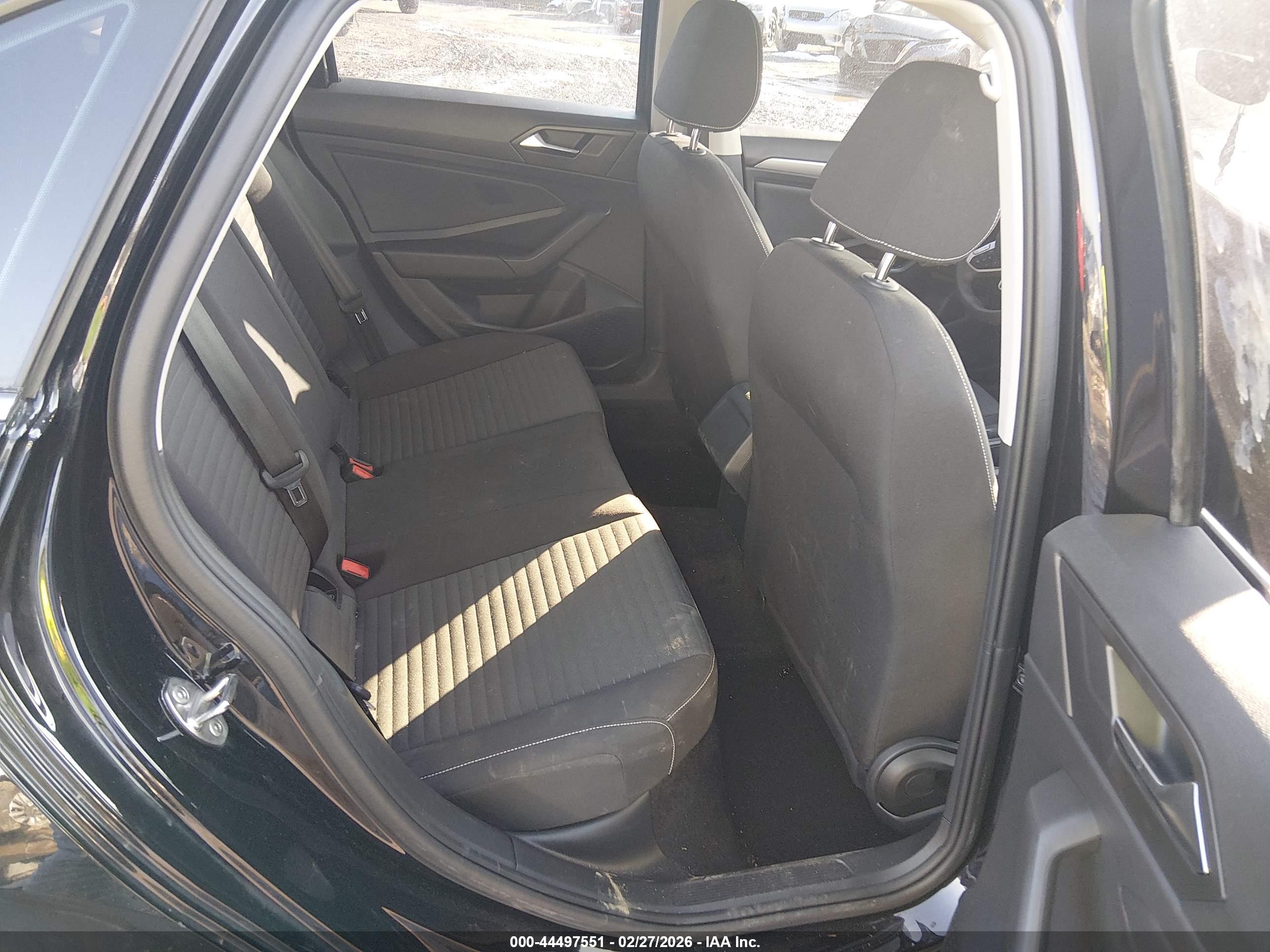 VOLKSWAGEN JETTA image 8