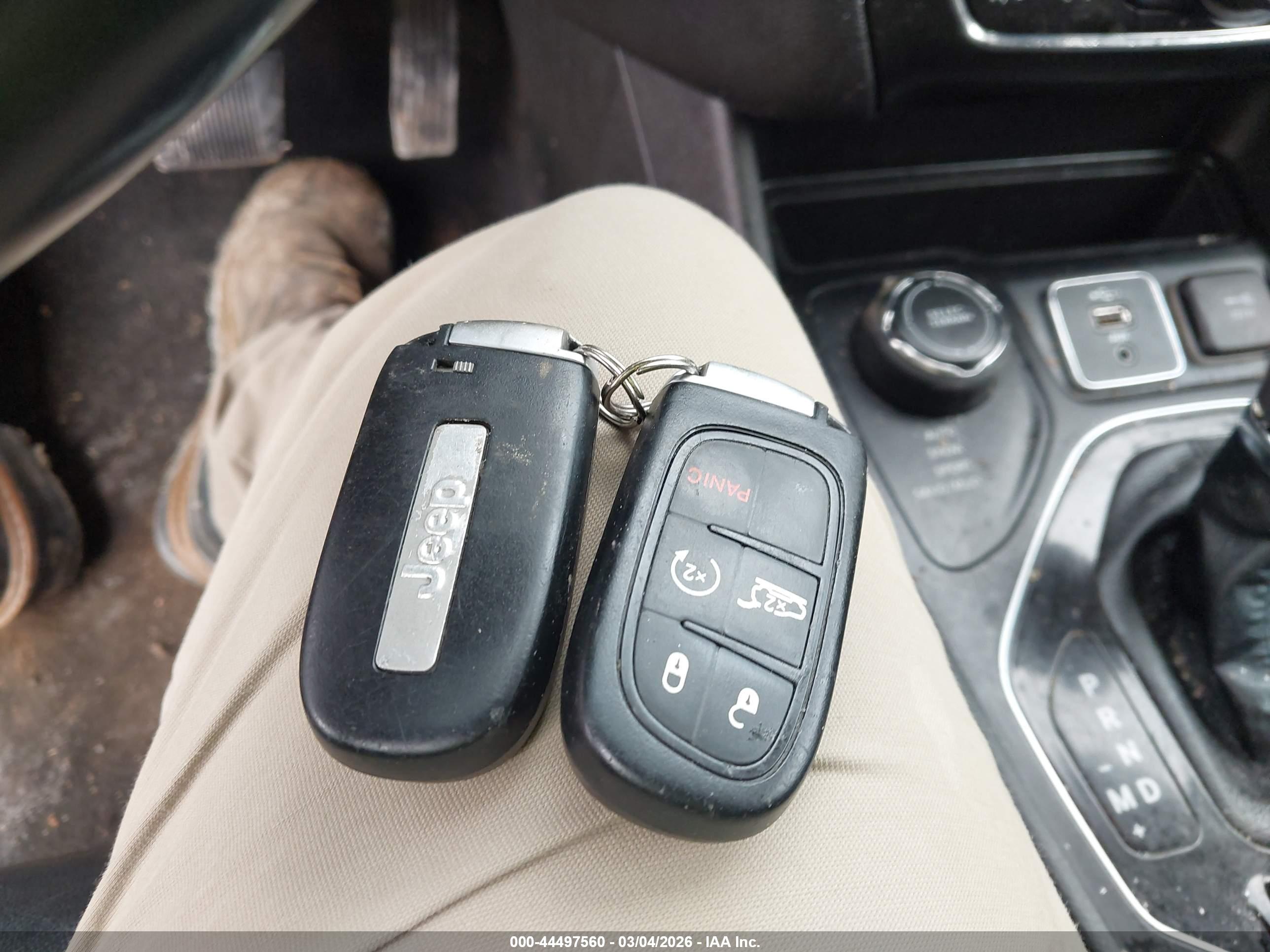 JEEP CHEROKEE image 11