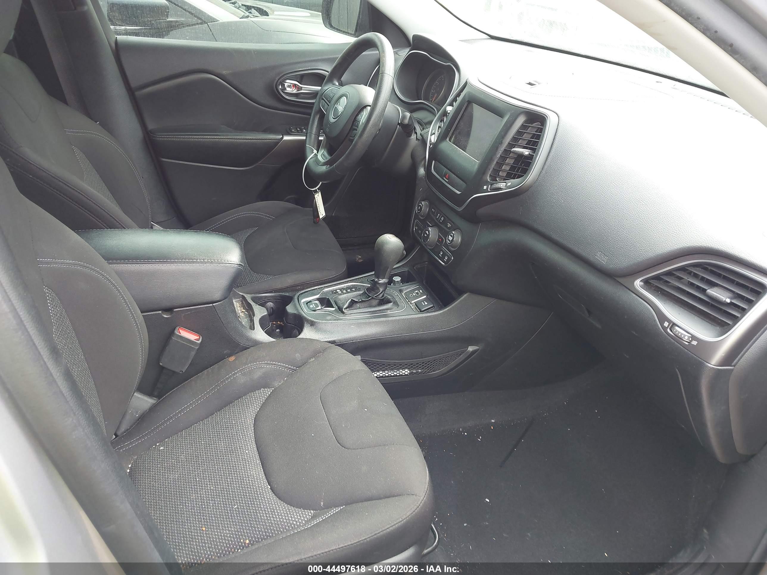 JEEP CHEROKEE image 5