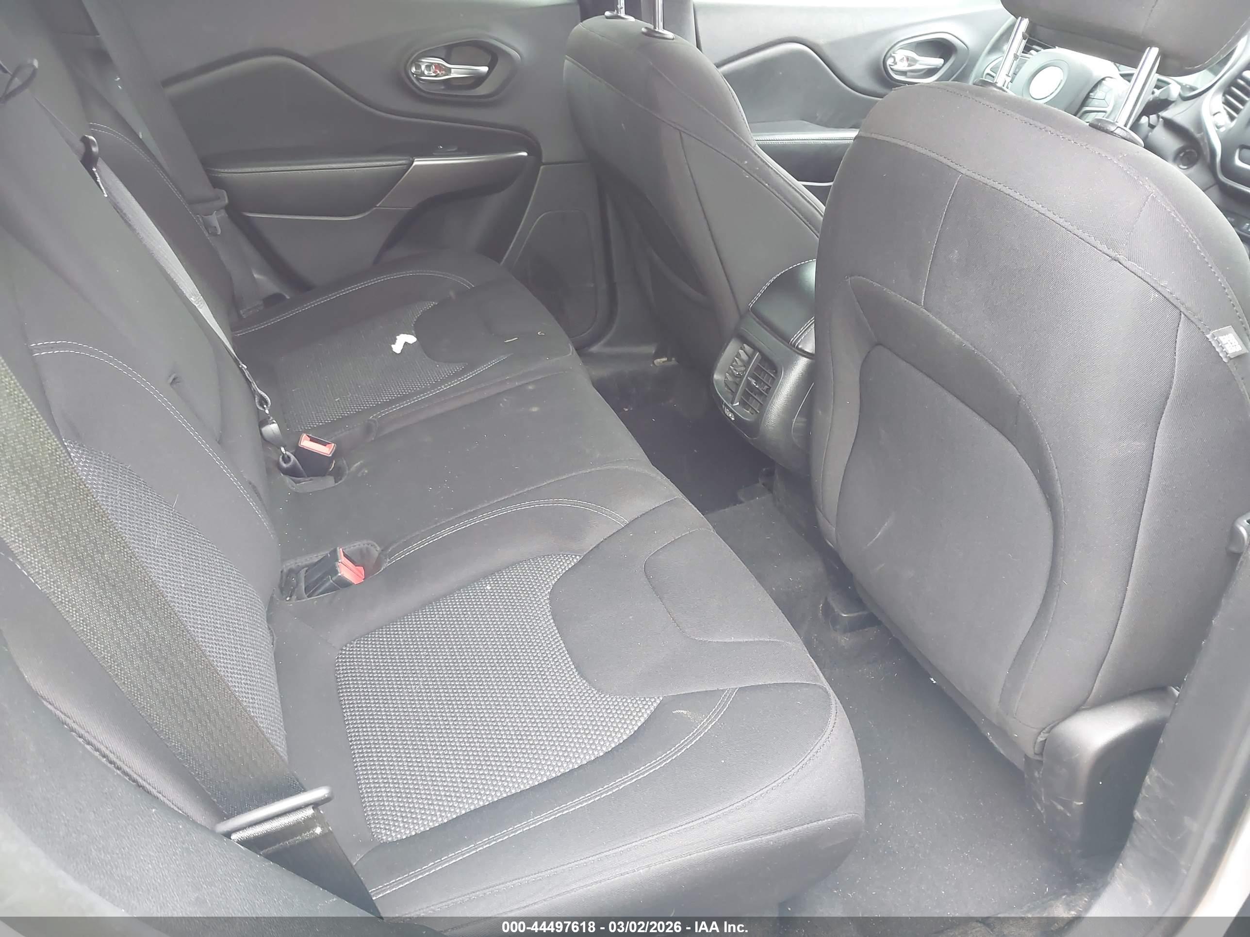 JEEP CHEROKEE image 8