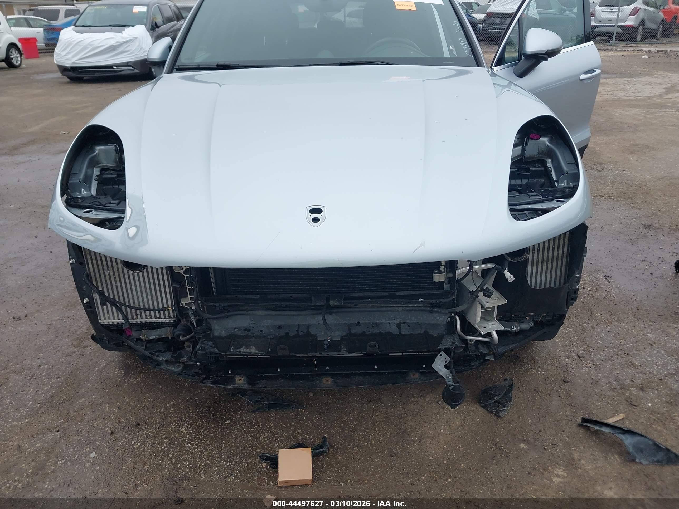 PORSCHE MACAN image 6