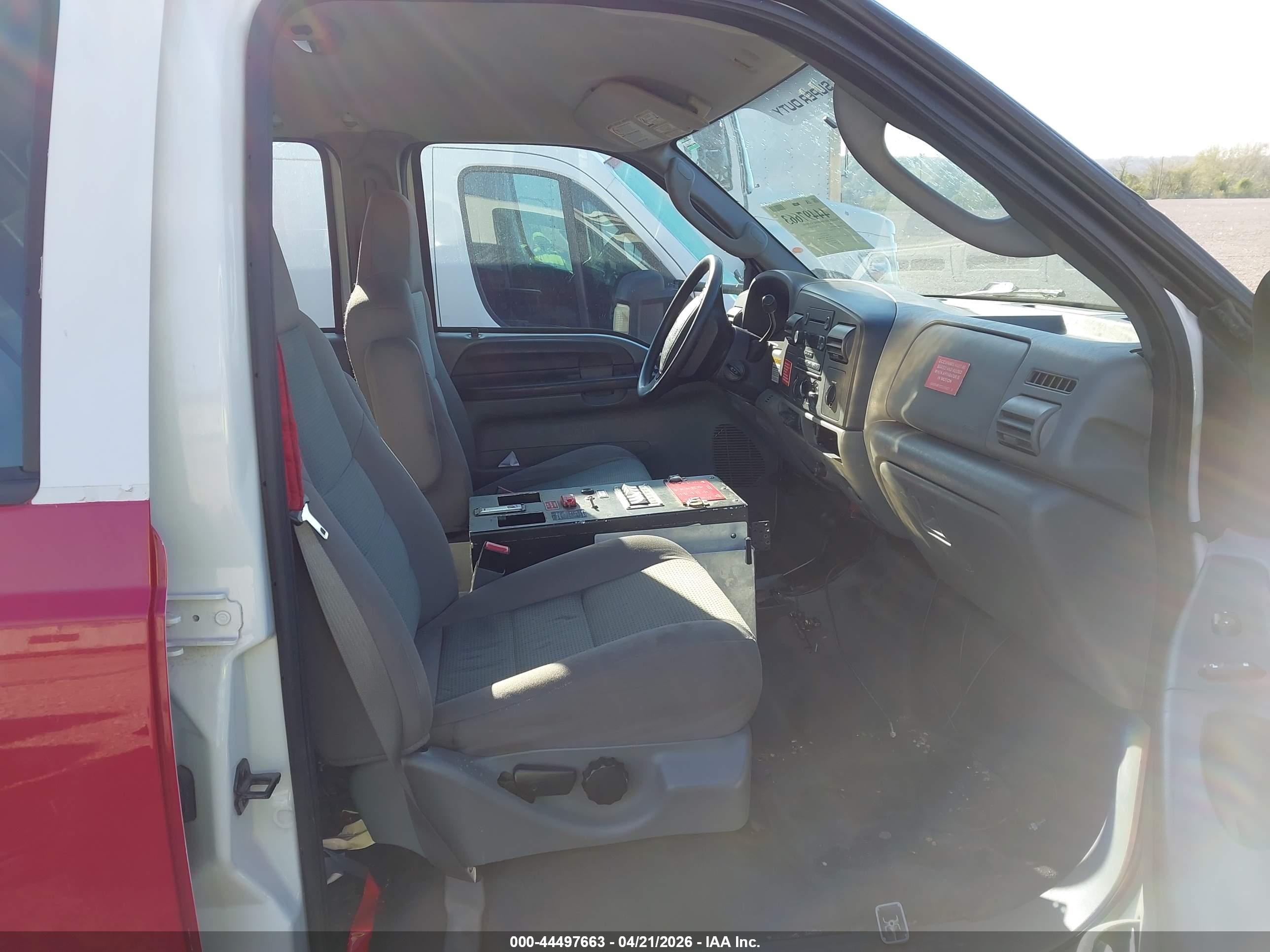 FORD F-450 image 5
