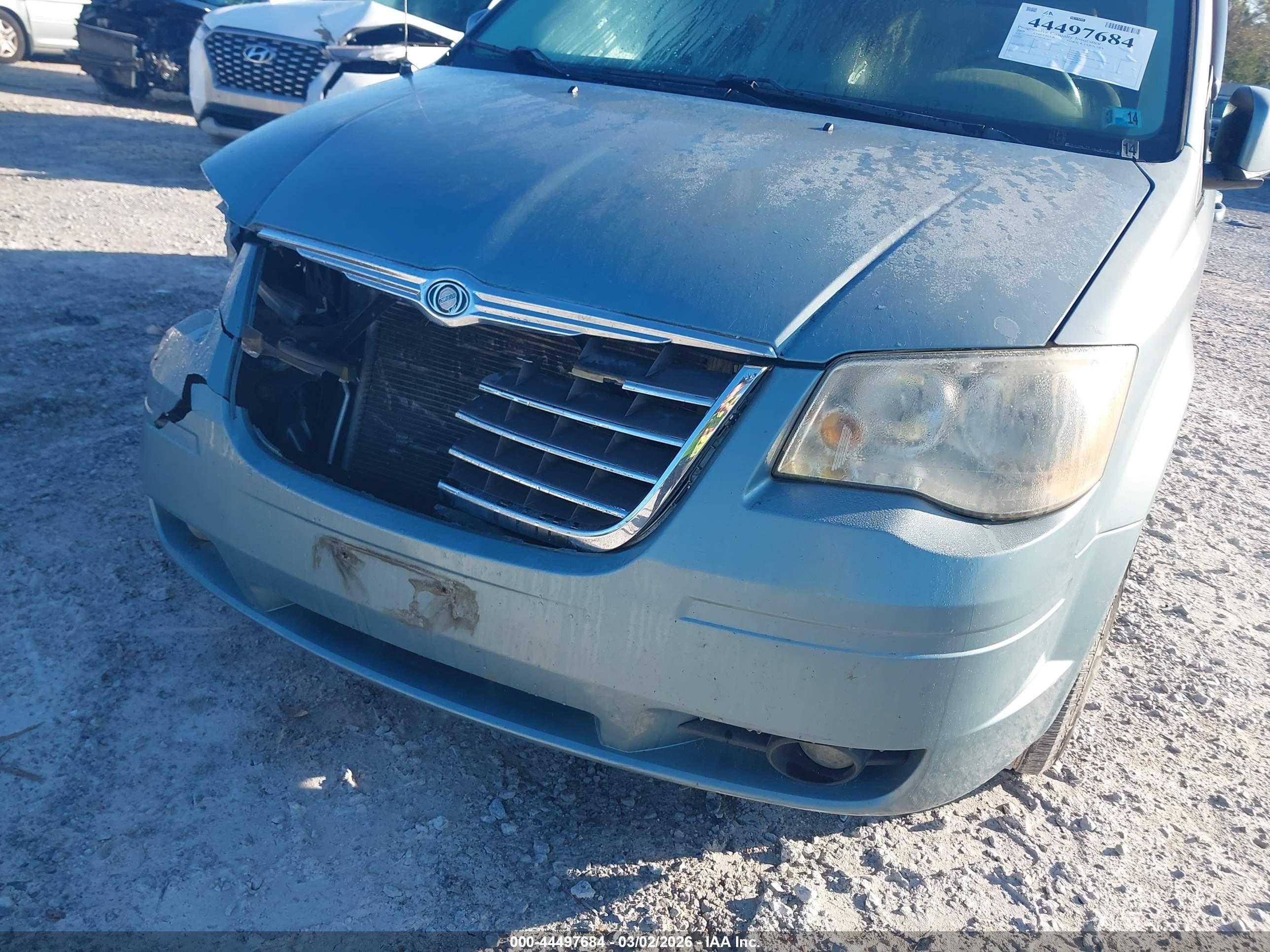 CHRYSLER TOWN image 6