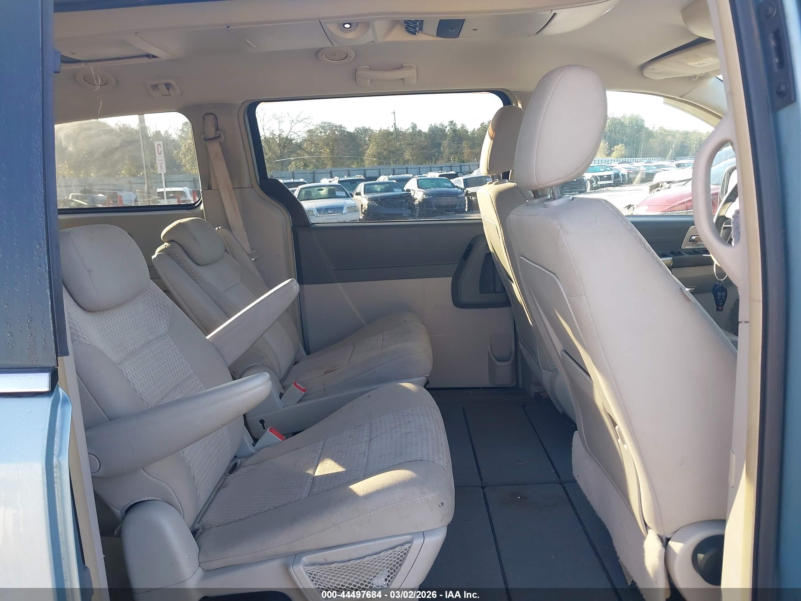 CHRYSLER TOWN image 8