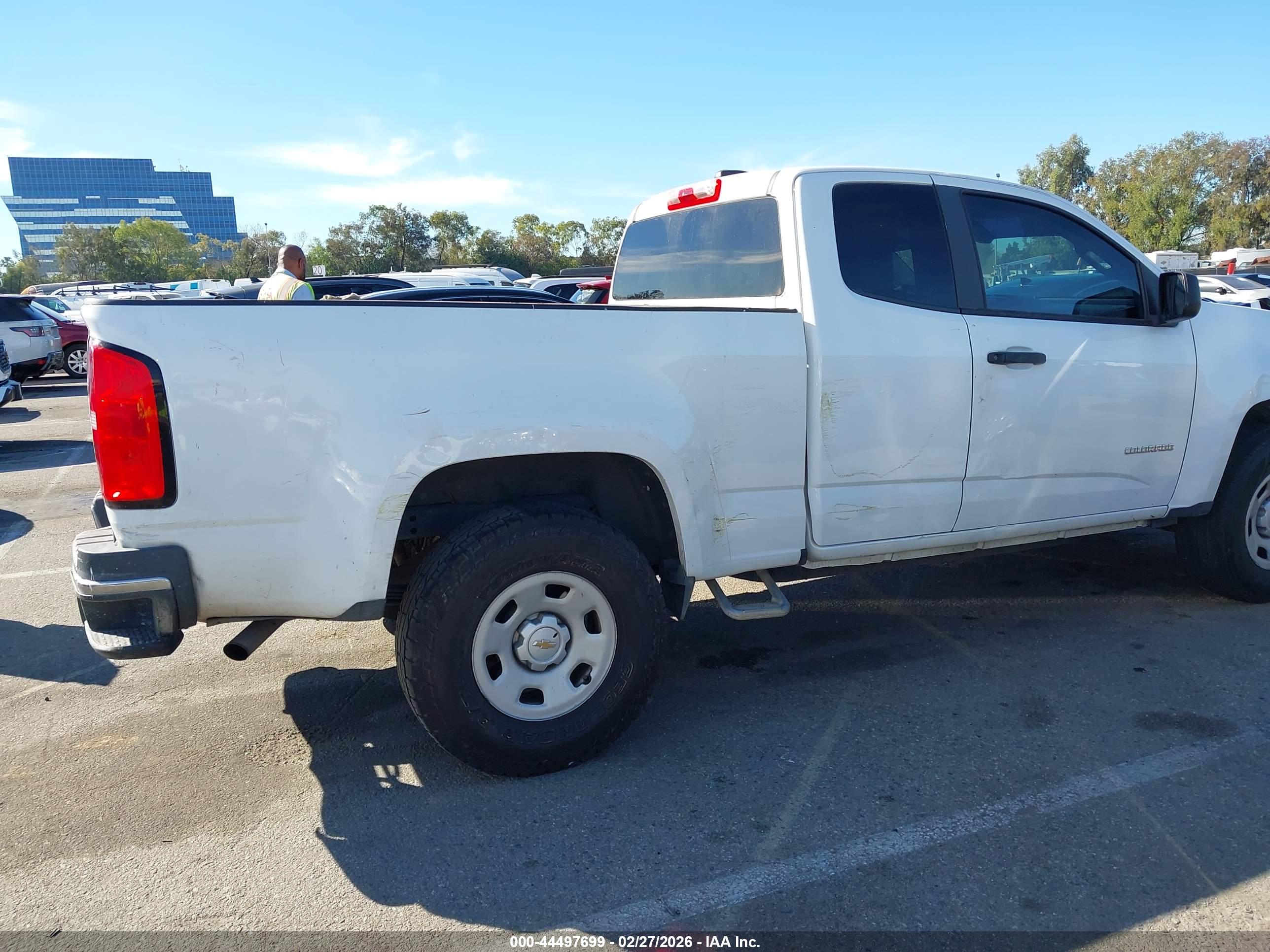 CHEVROLET COLORADO image 6