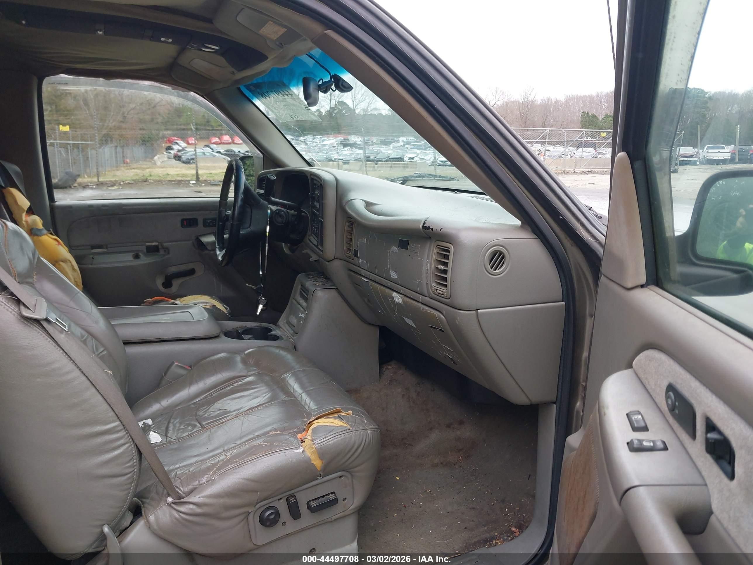CHEVROLET SILVERADO image 5