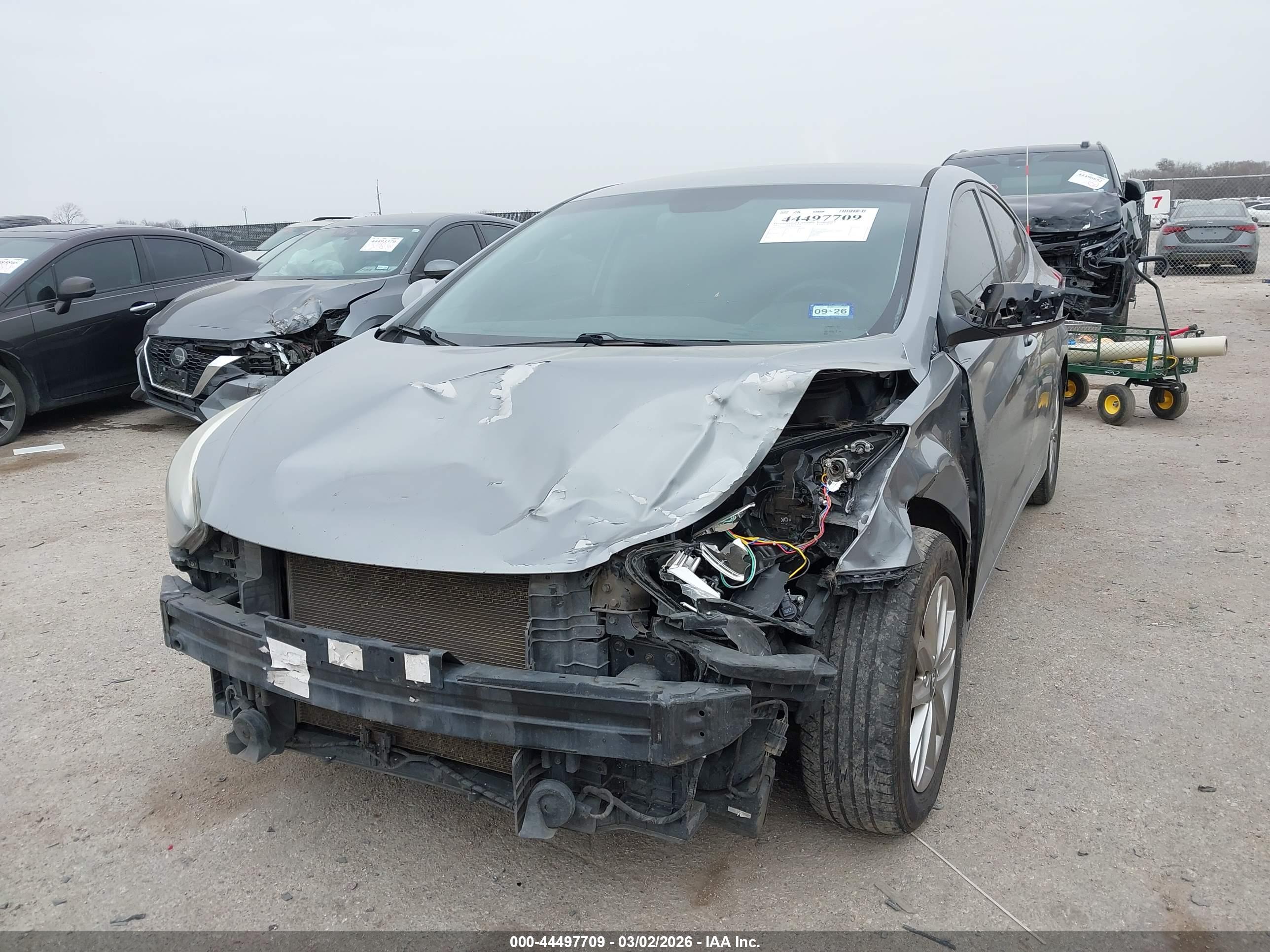 HYUNDAI ELANTRA image 2
