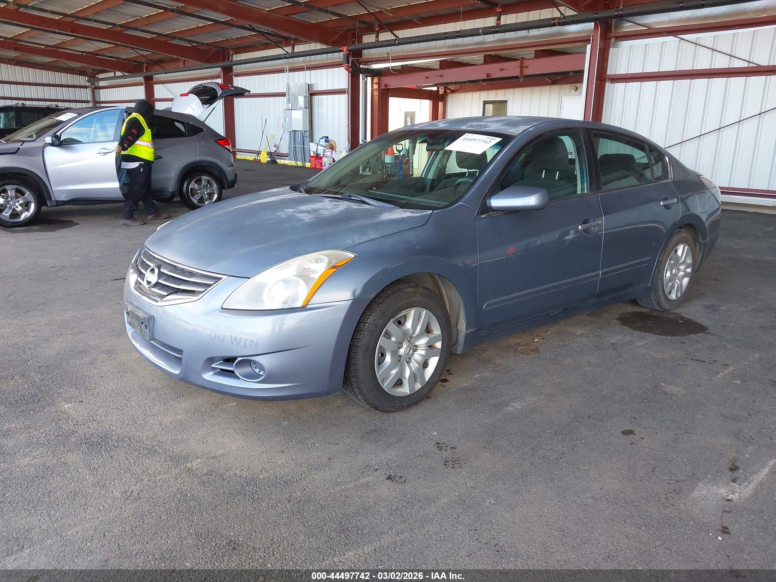 NISSAN ALTIMA image 2