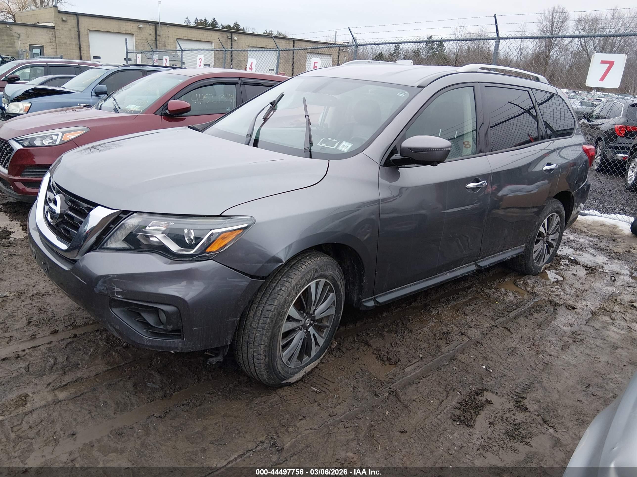NISSAN PATHFINDER image 2