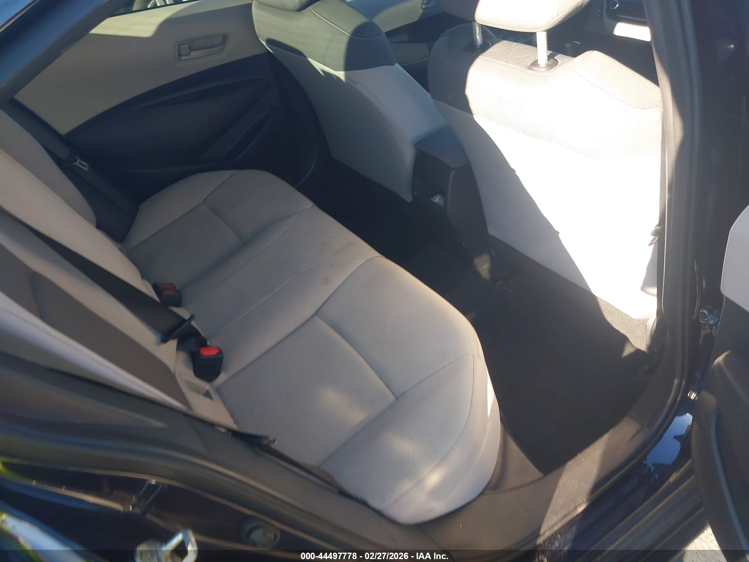 TOYOTA COROLLA image 8