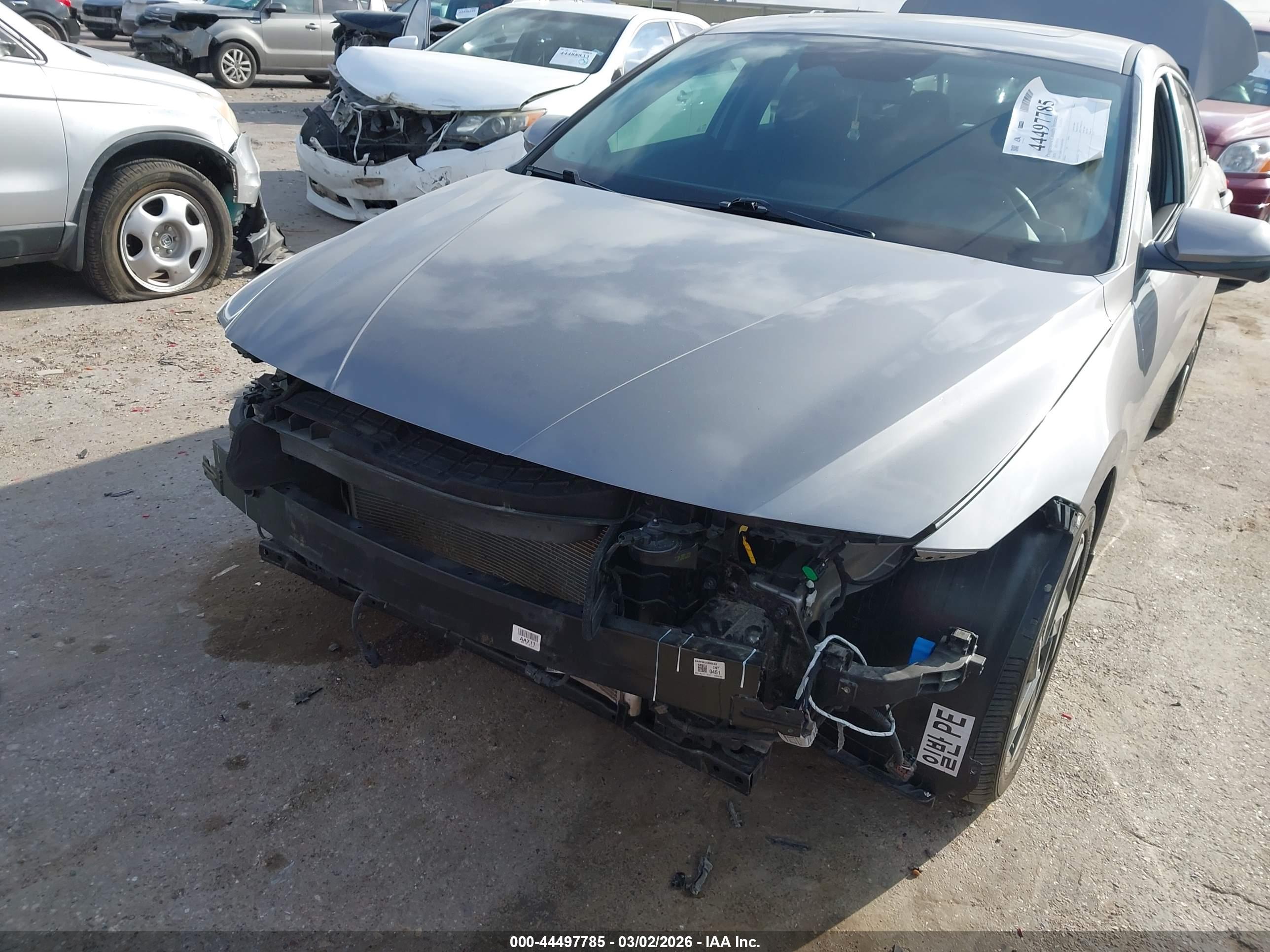 HYUNDAI ELANTRA image 6