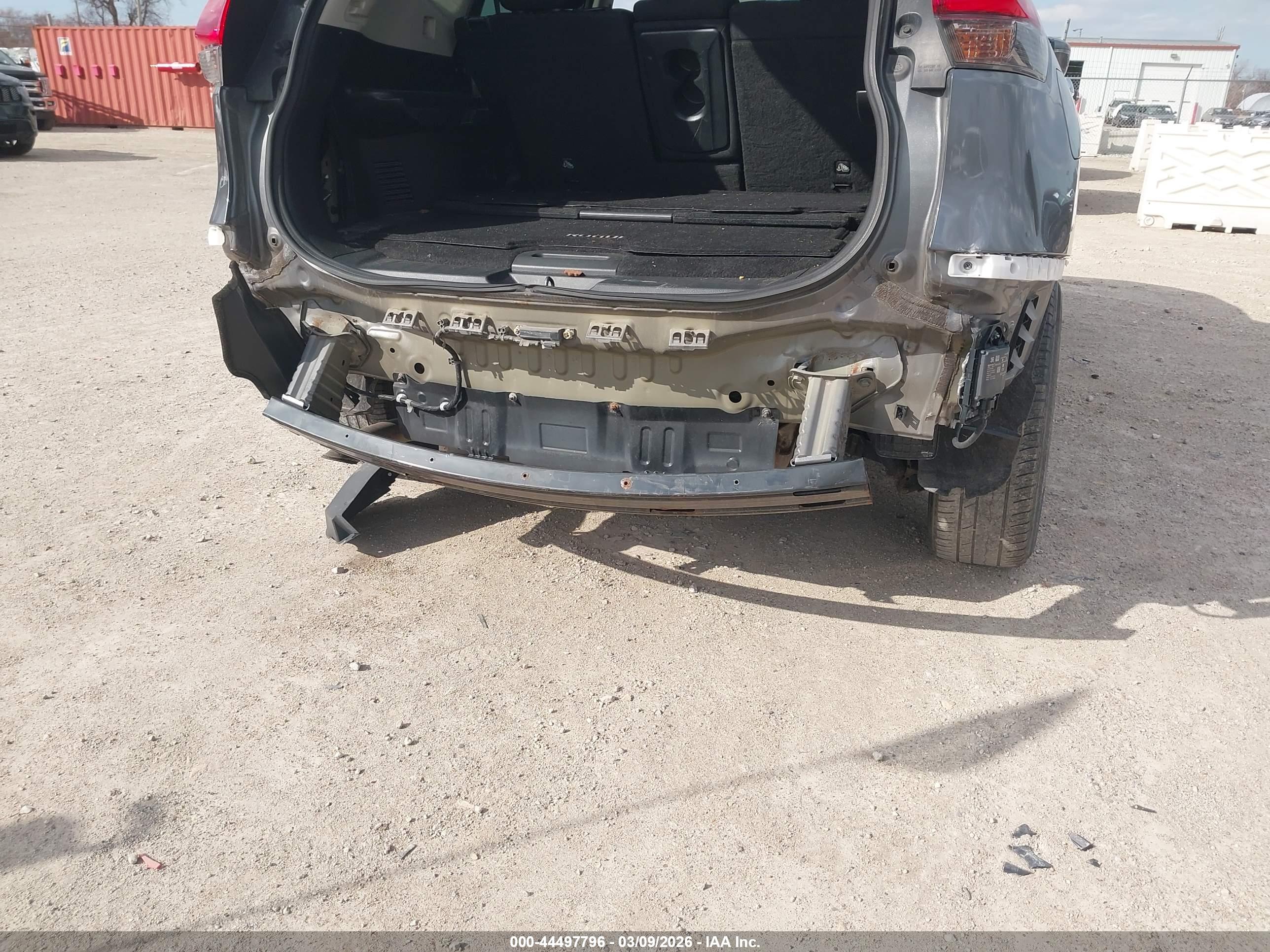 NISSAN ROGUE image 6