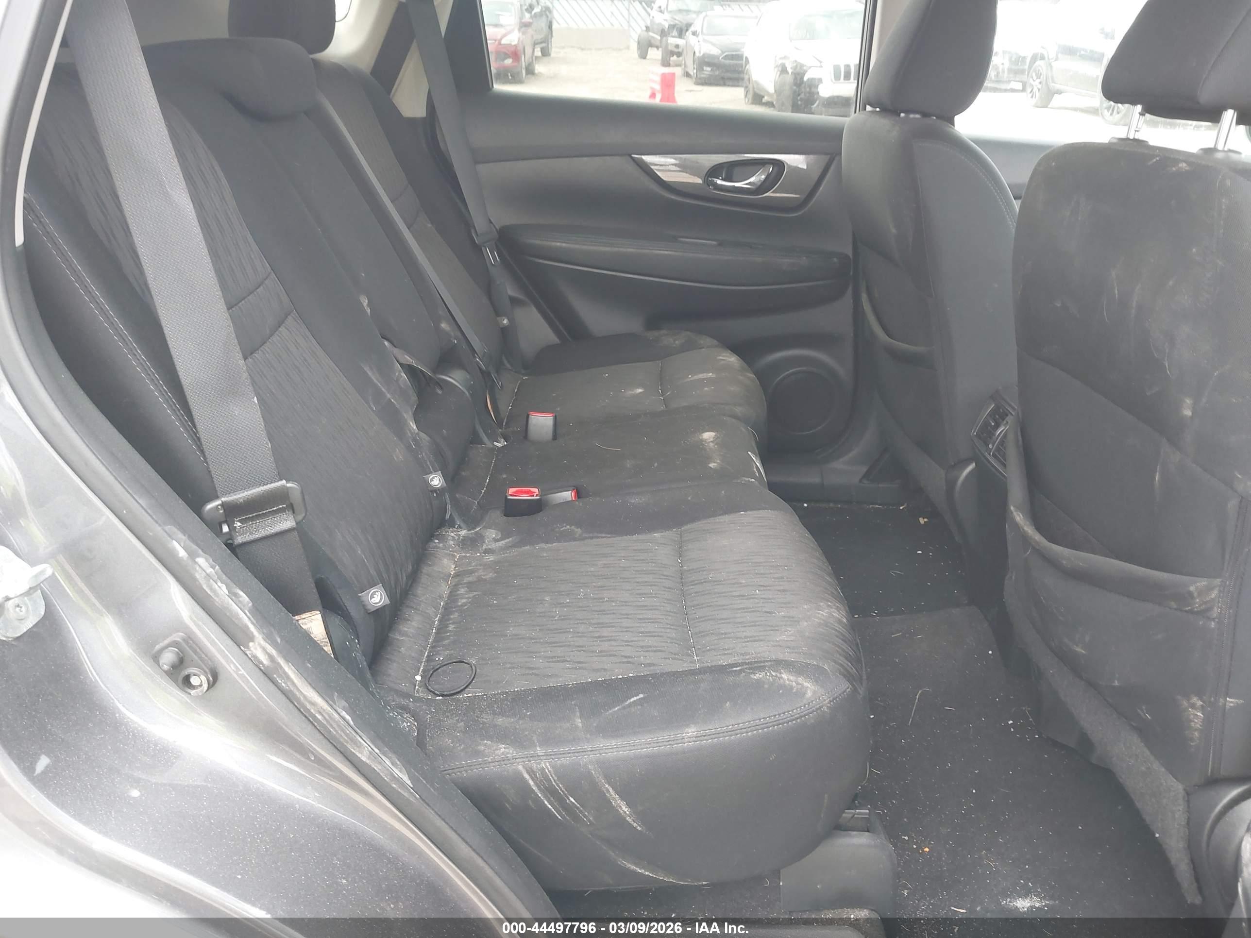 NISSAN ROGUE image 8
