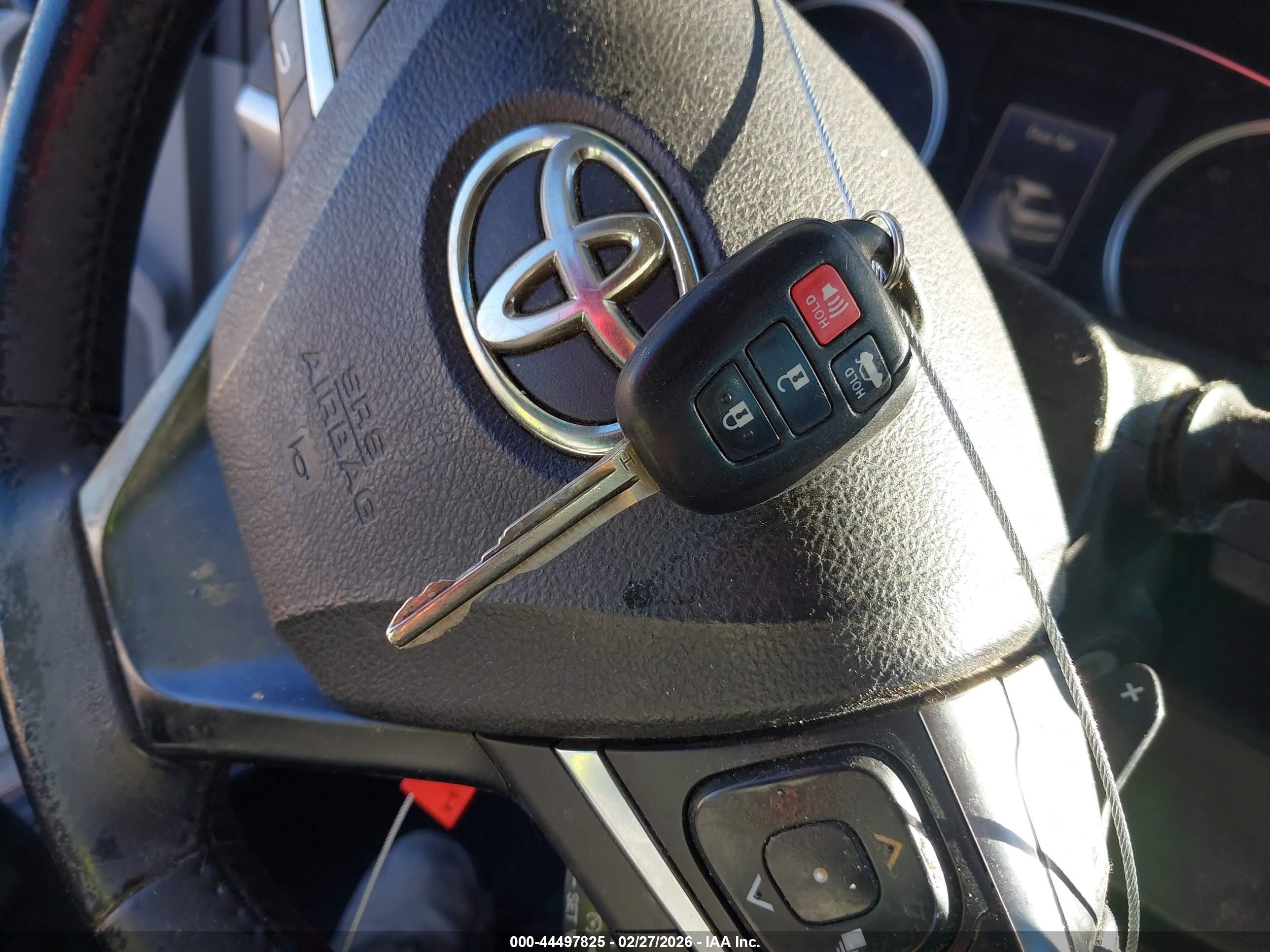 TOYOTA CAMRY image 11