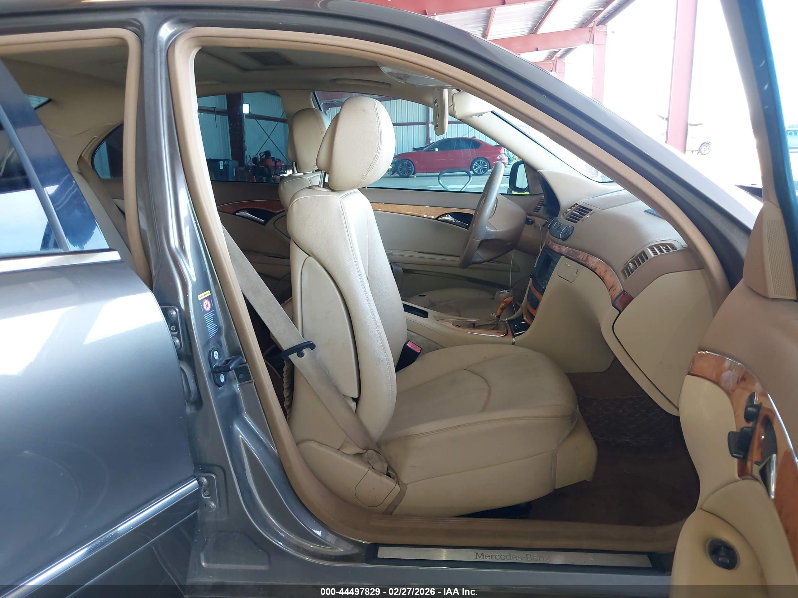 MERCEDES-BENZ E image 5