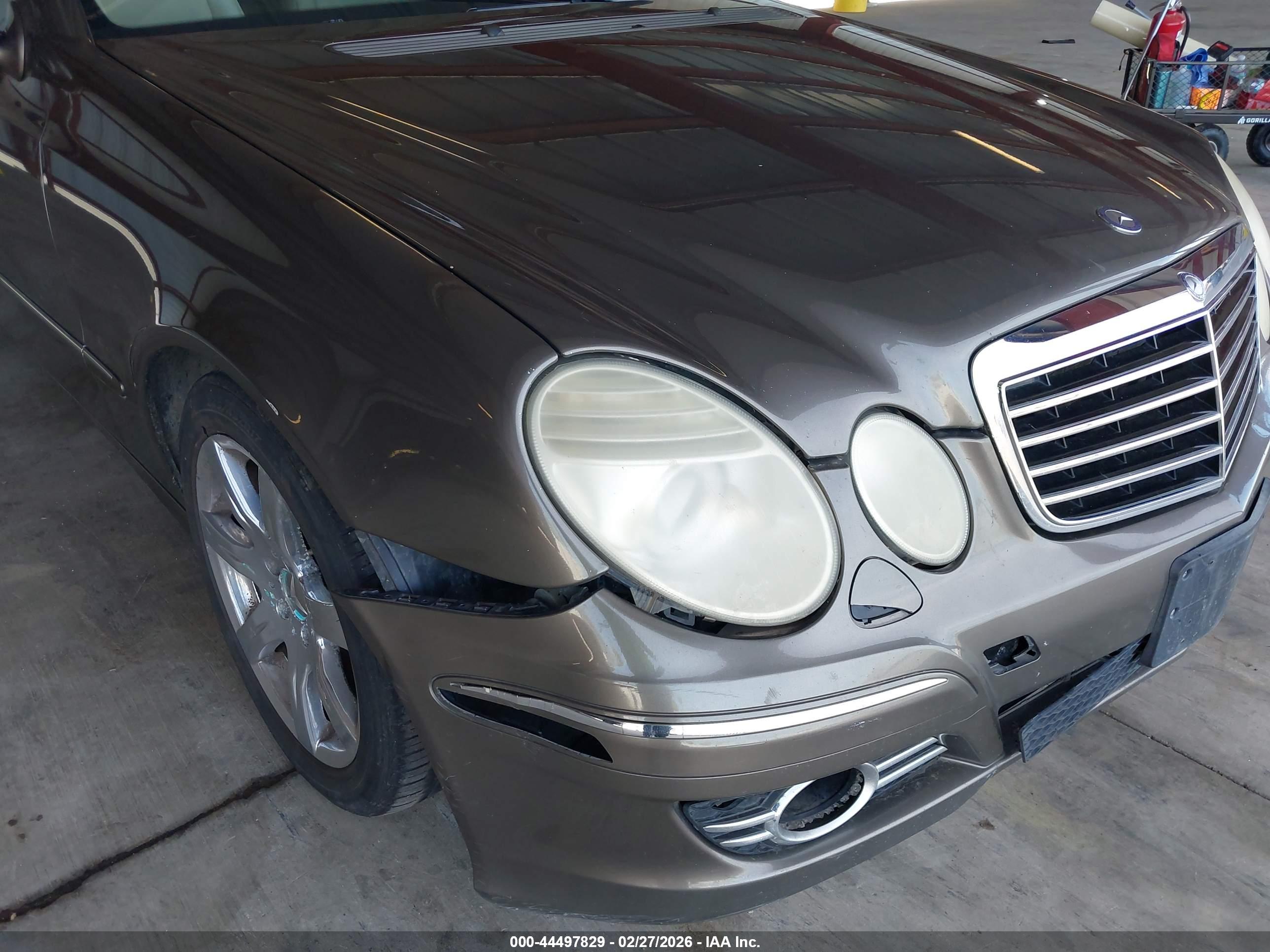 MERCEDES-BENZ E image 6