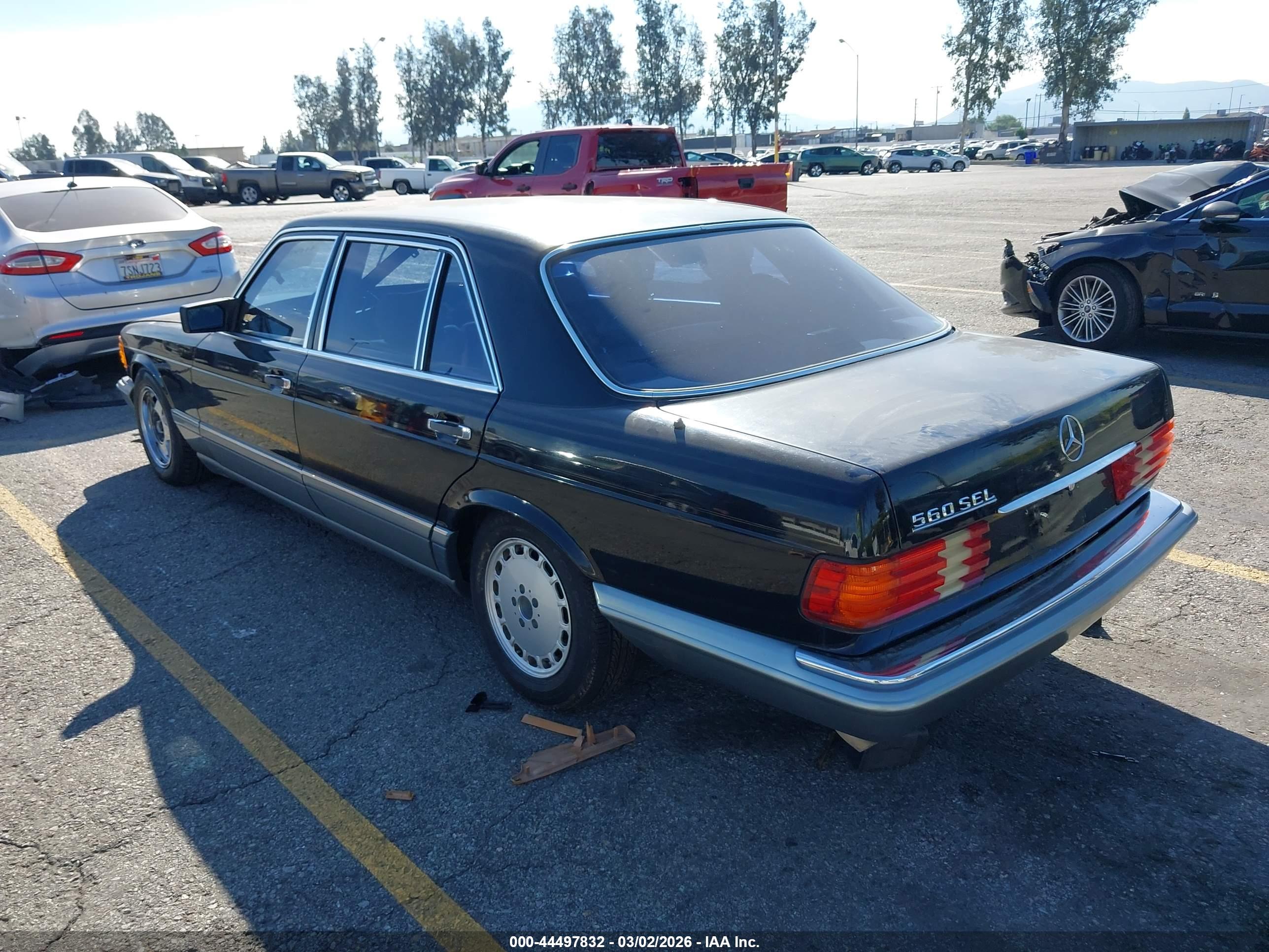 MERCEDES-BENZ 560 image 3
