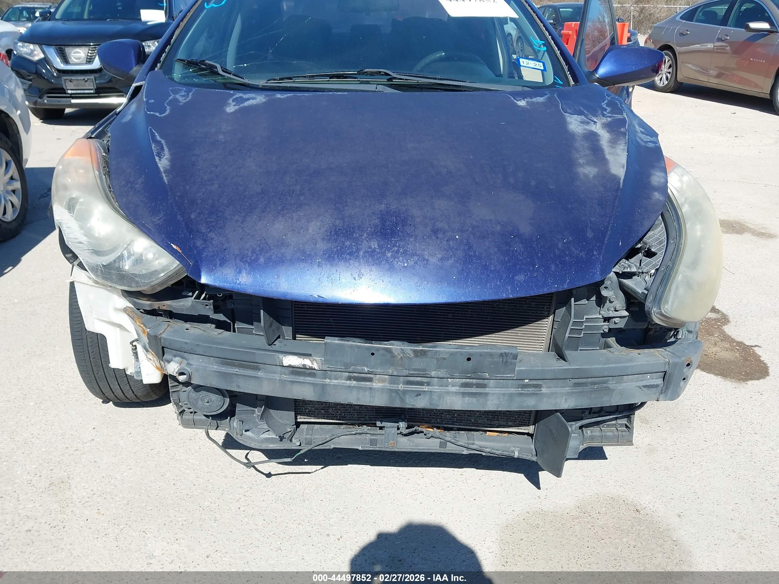 HYUNDAI ELANTRA image 6