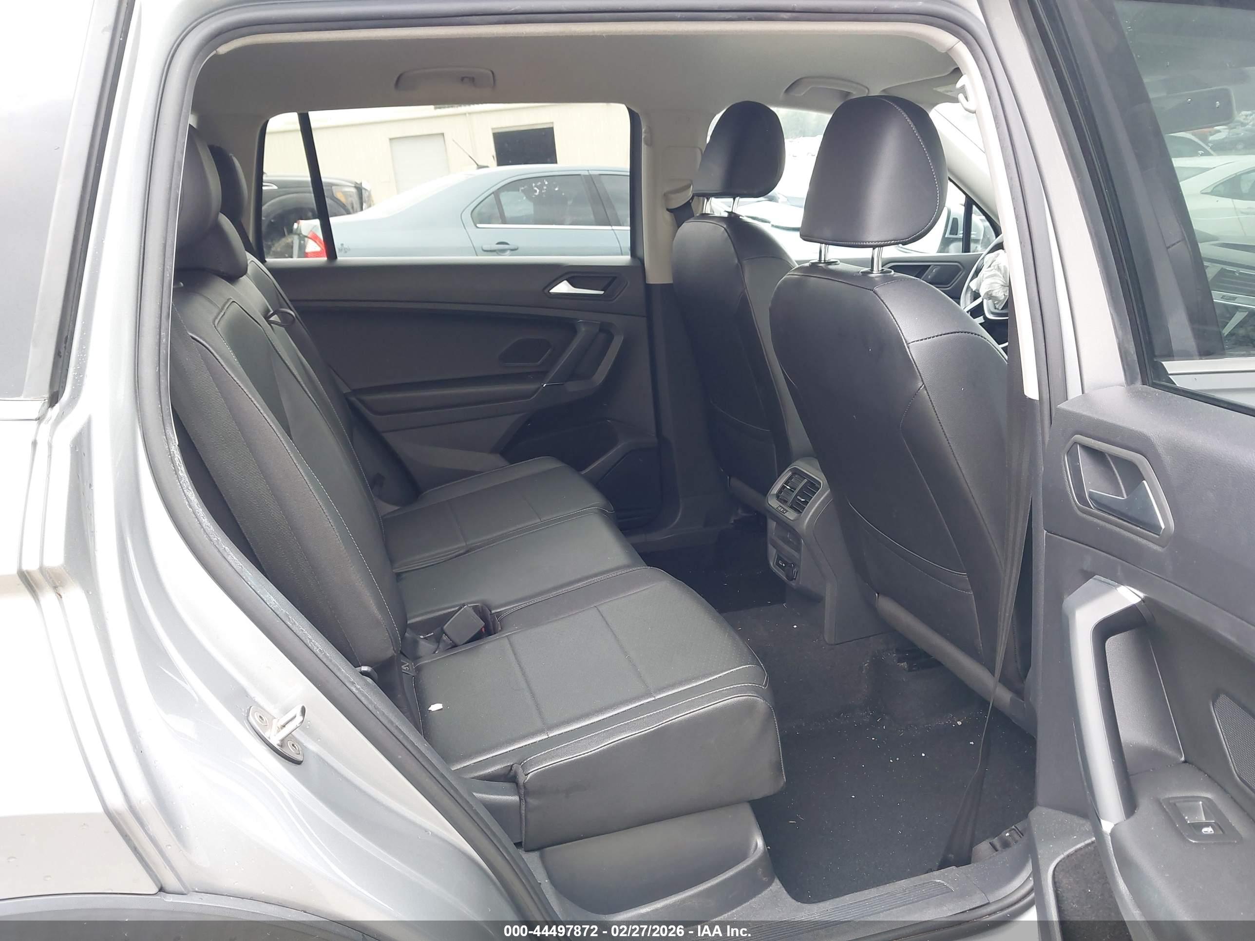 VOLKSWAGEN TIGUAN image 8