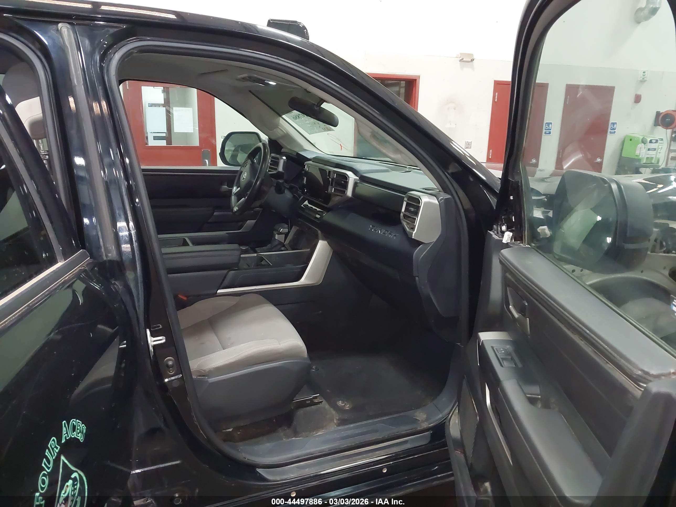TOYOTA TUNDRA image 5