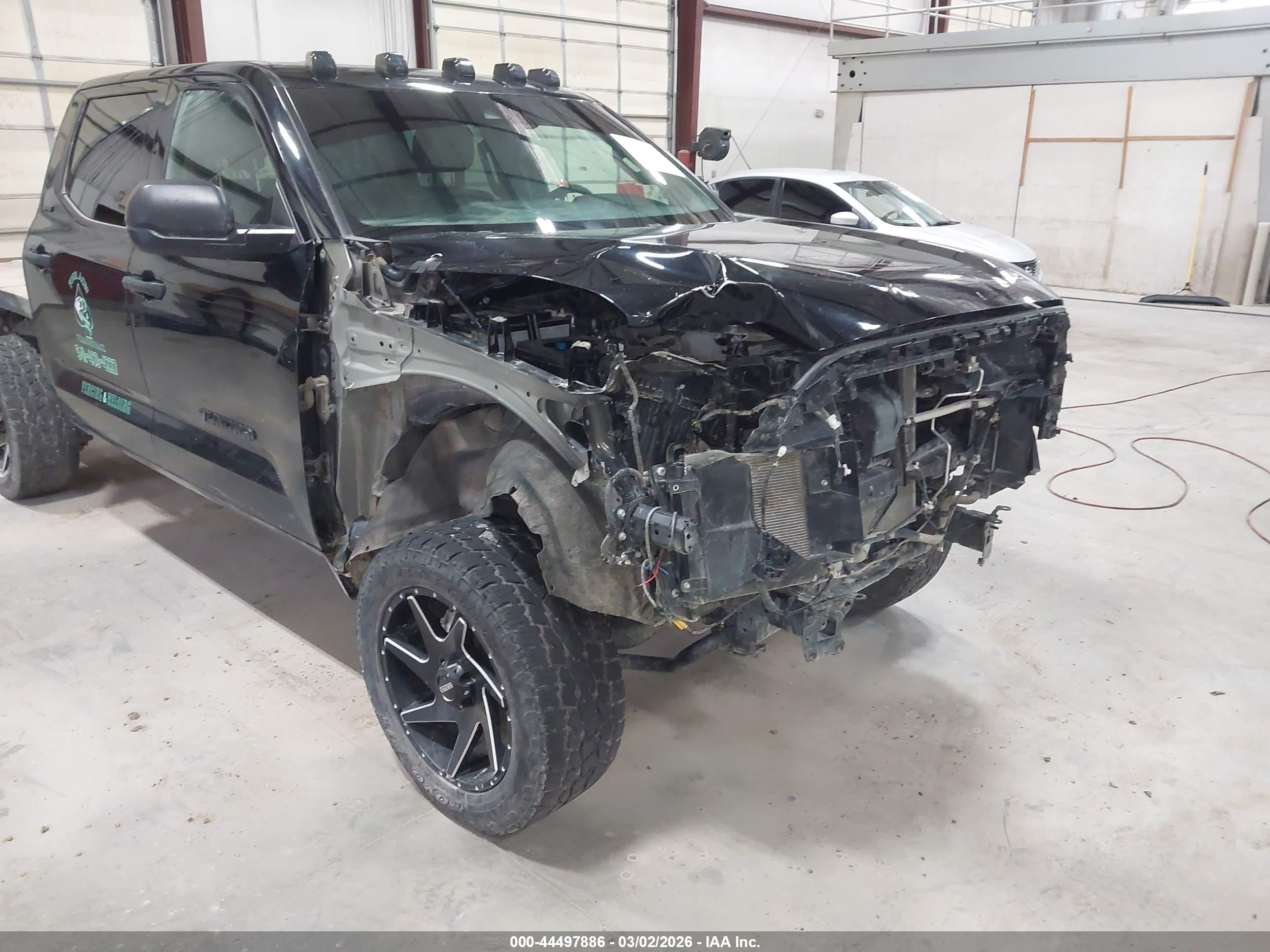 TOYOTA TUNDRA image 6
