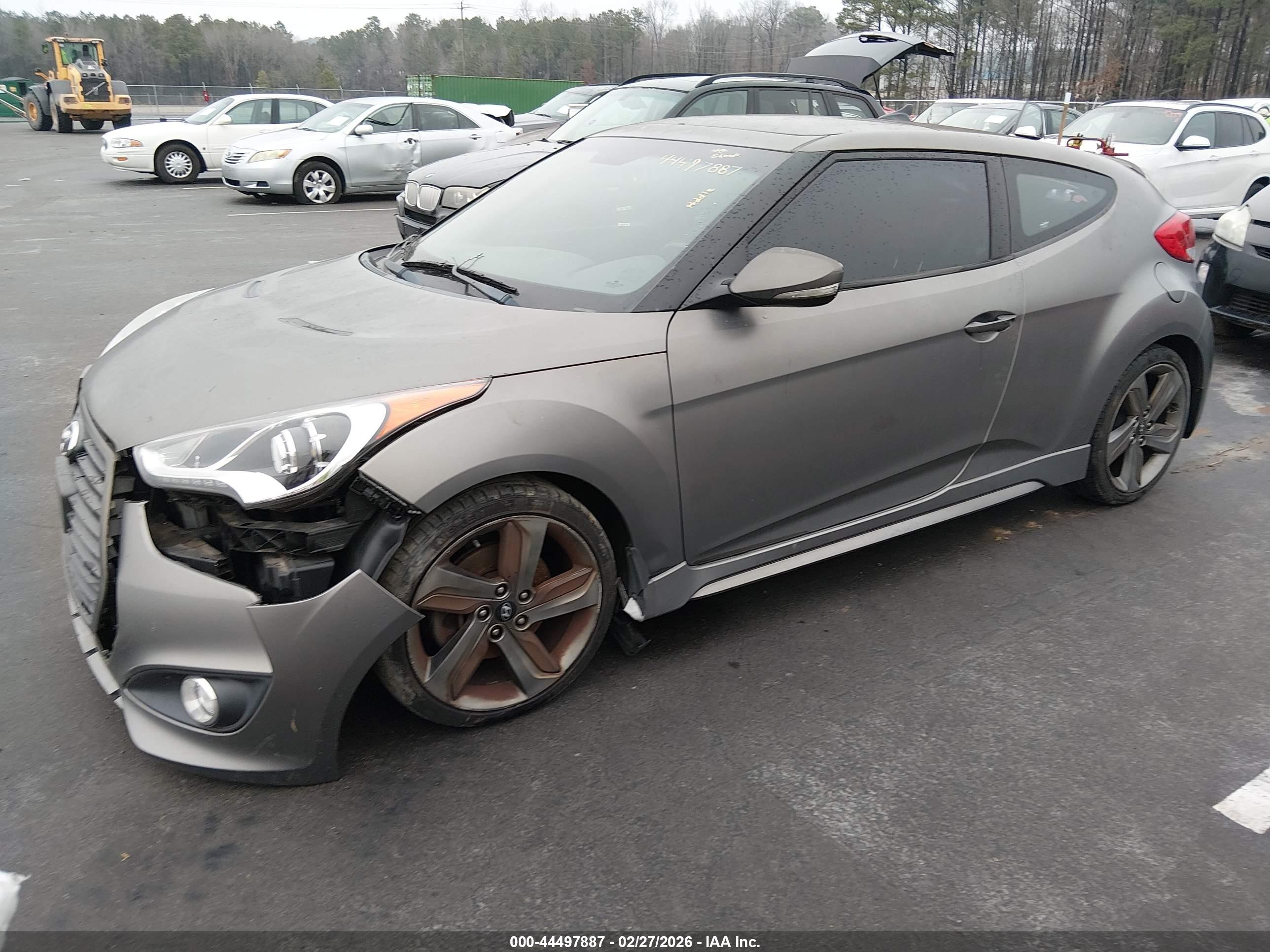 HYUNDAI VELOSTER image 2